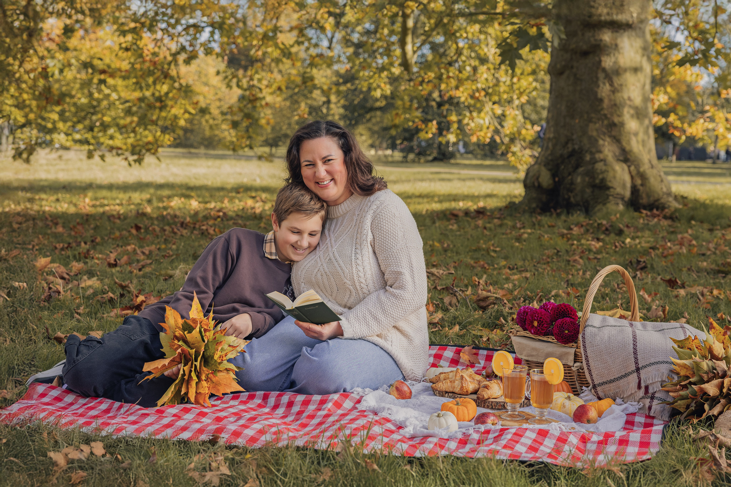 Family autumnal session. PHOTOGRAPHER IN LONDON