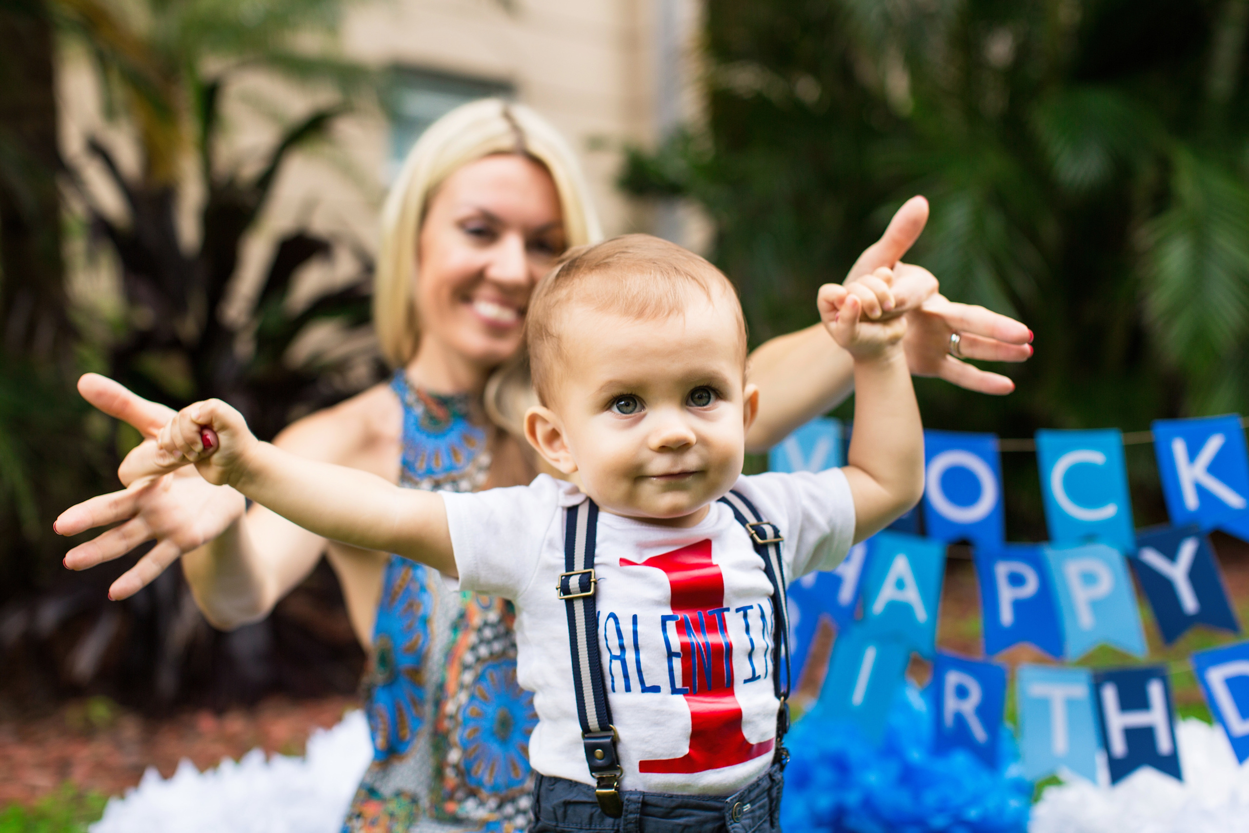 Smash cake photo session in Miami. Miami Family and Event Photographer