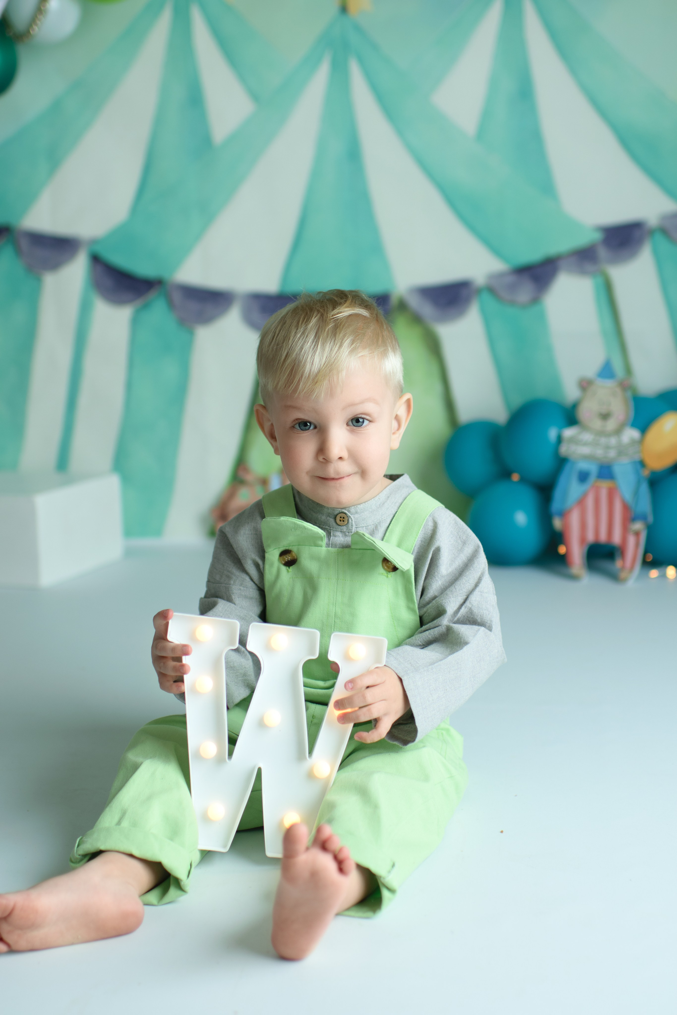 Cake Smash Fotoshooting zum ersten, zweiten Geburtstag. Neugeborene, Baby Fotografin in Düren (NRW) - Vitalina Unruh