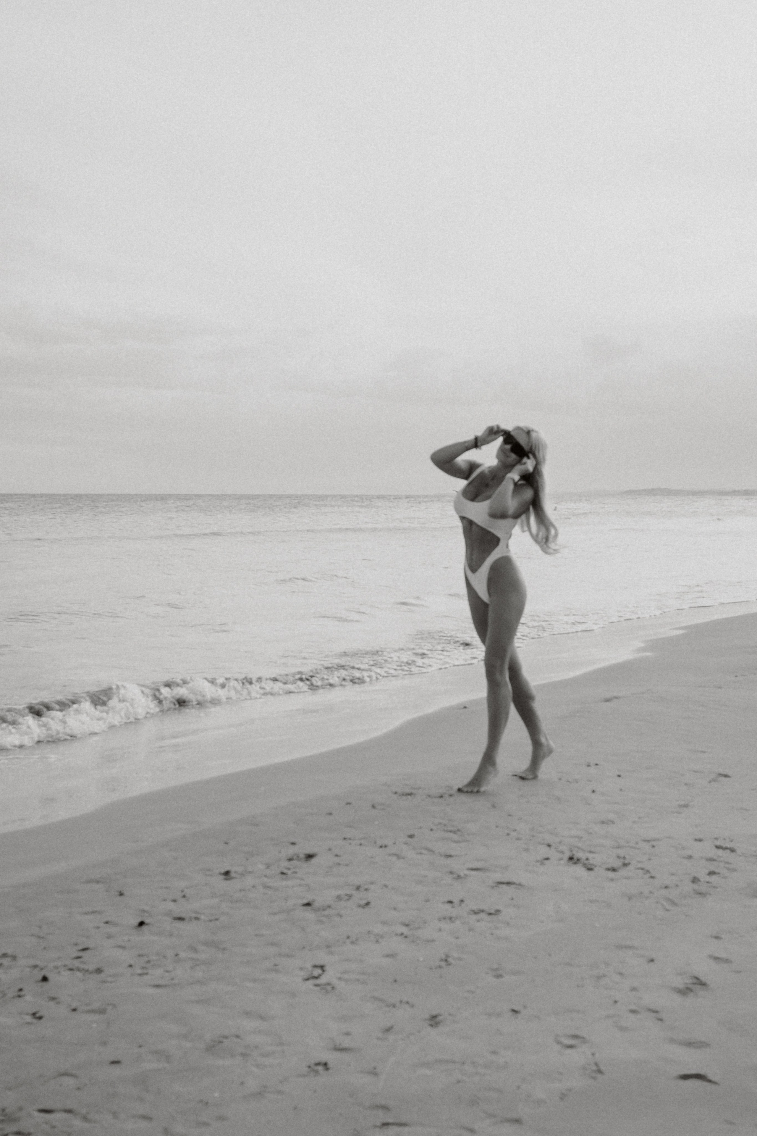 Sesión individual en la playa. Fotografía profesional en Calafell - Elena Medvedeva
