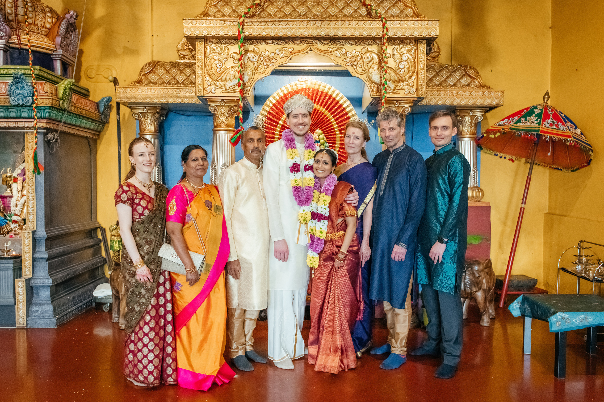 VIJETHA & BJÖRN Indian temple in Dürnten, Switzerland. I am Elena Altendorfer. Wedding photographer in Zurich and Switzerland