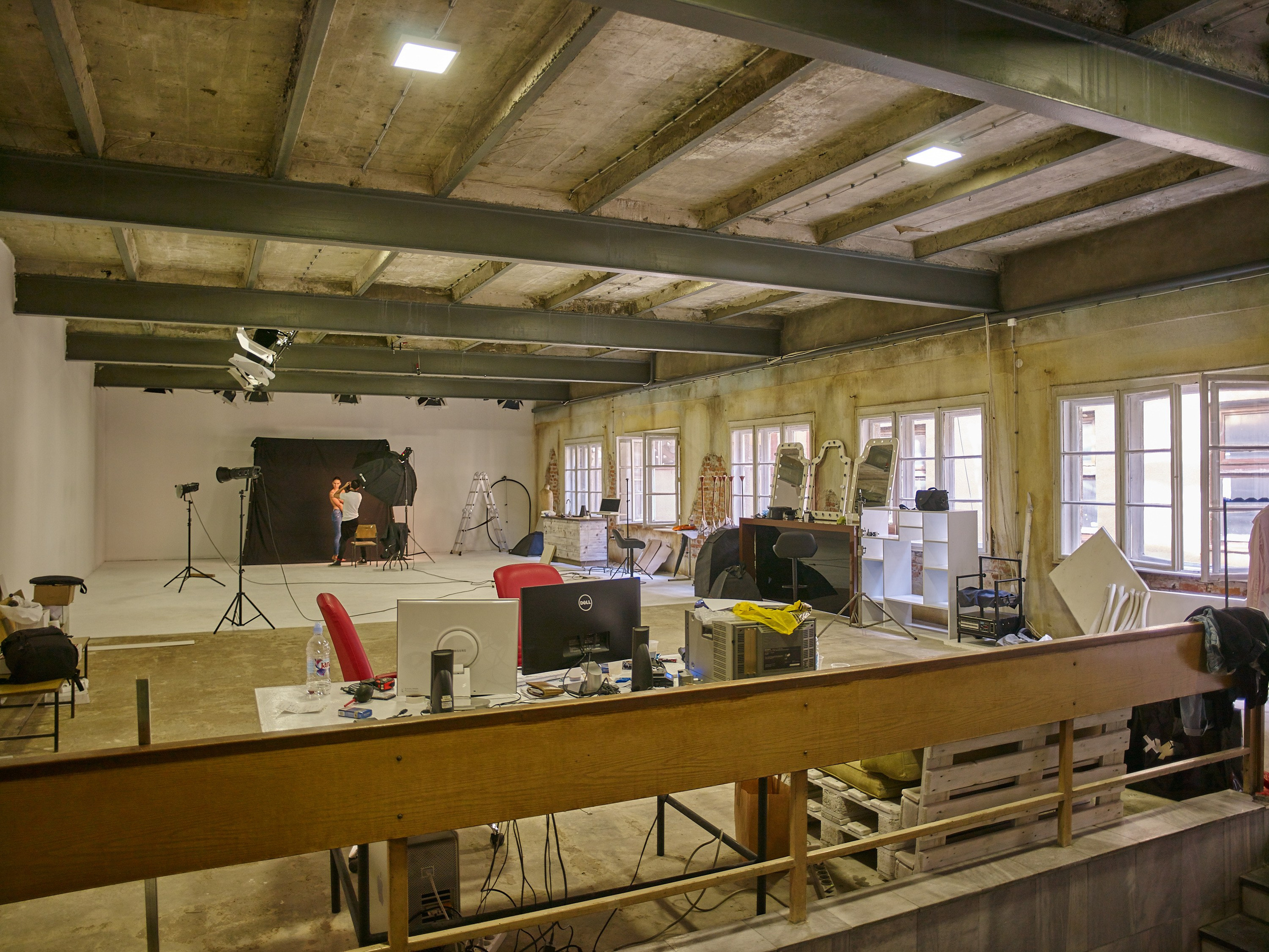 Studio Photogenic. Commercial and studio photographer in Belgrade