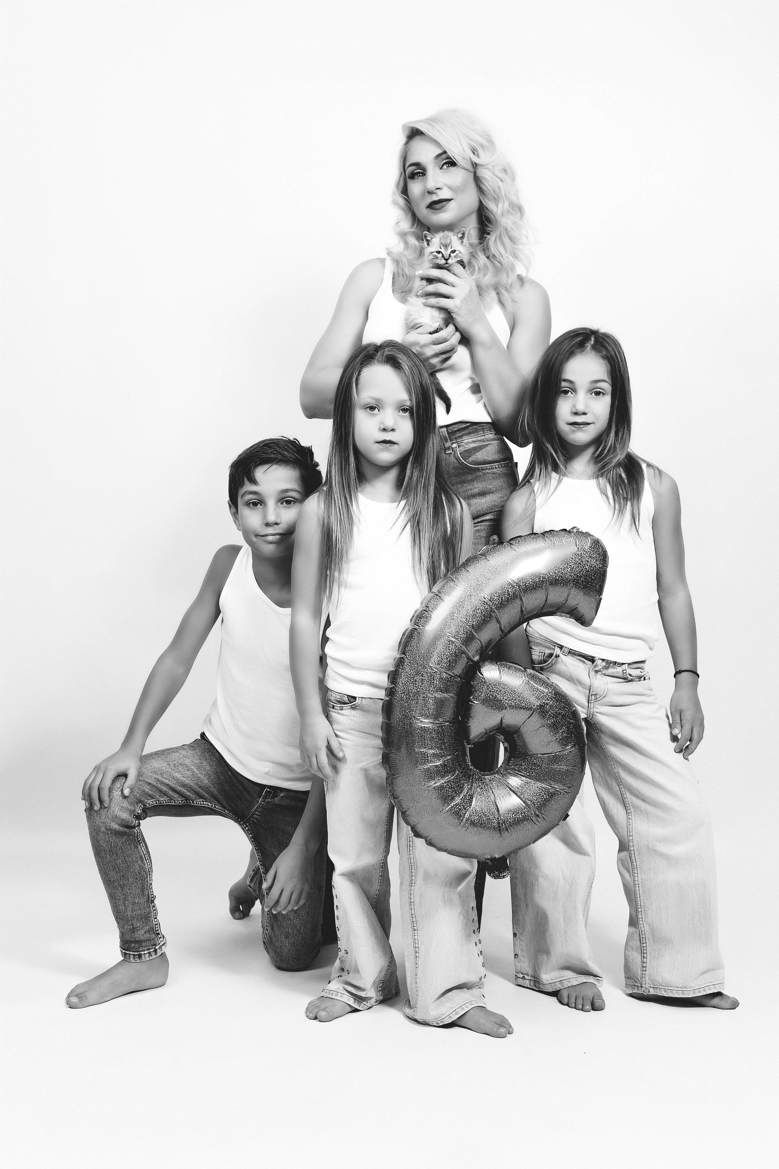 Şedinţe aniversare - Amintiri din fiecare etapă. Elena Mascan – Fotograf newborn, maternitate, portret, smash the cake & branding personal | La Femme Studio Photograpy|Constanţa