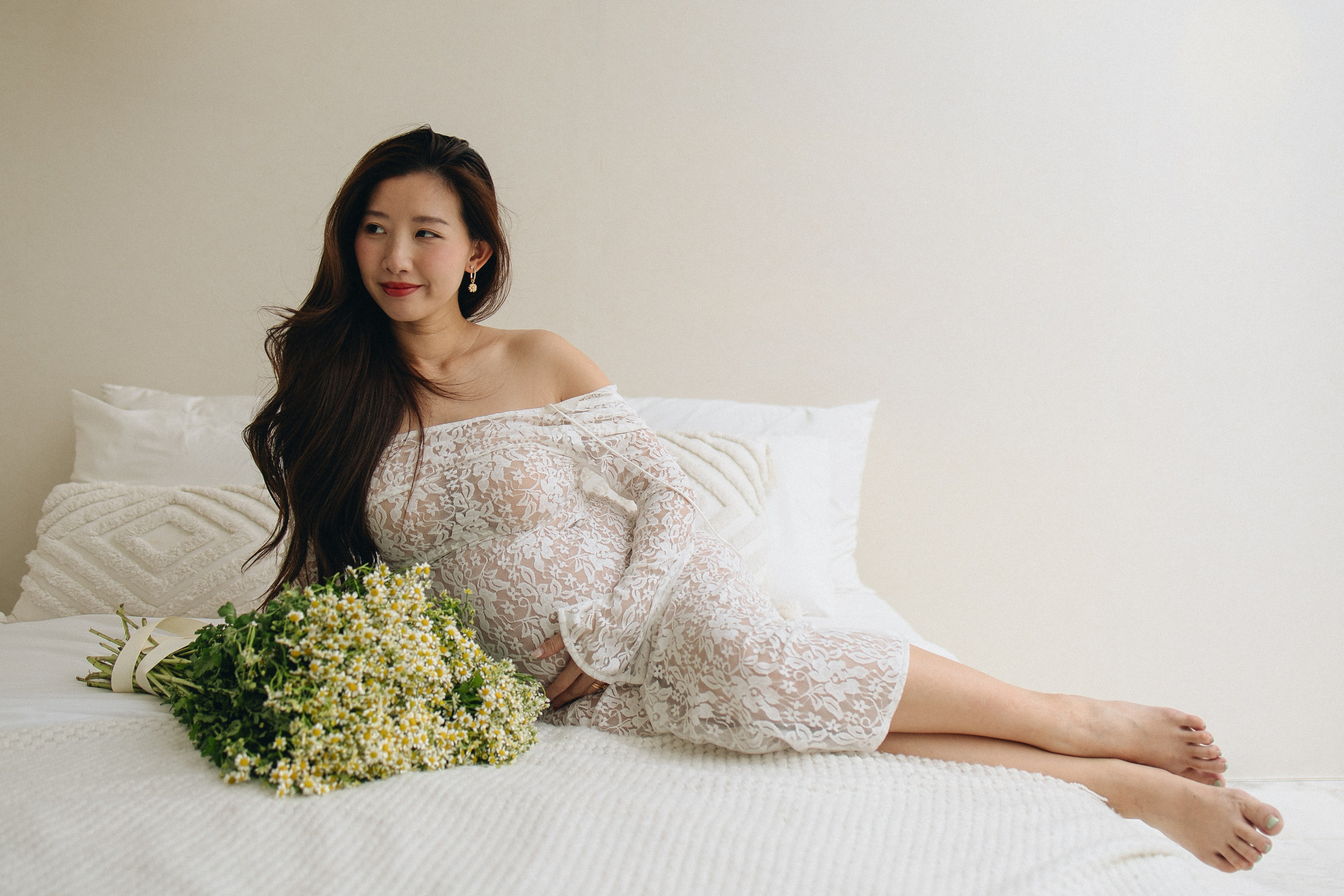 The Sweetest Anticipation. Family and wedding photographer in Bangkok, Thailand