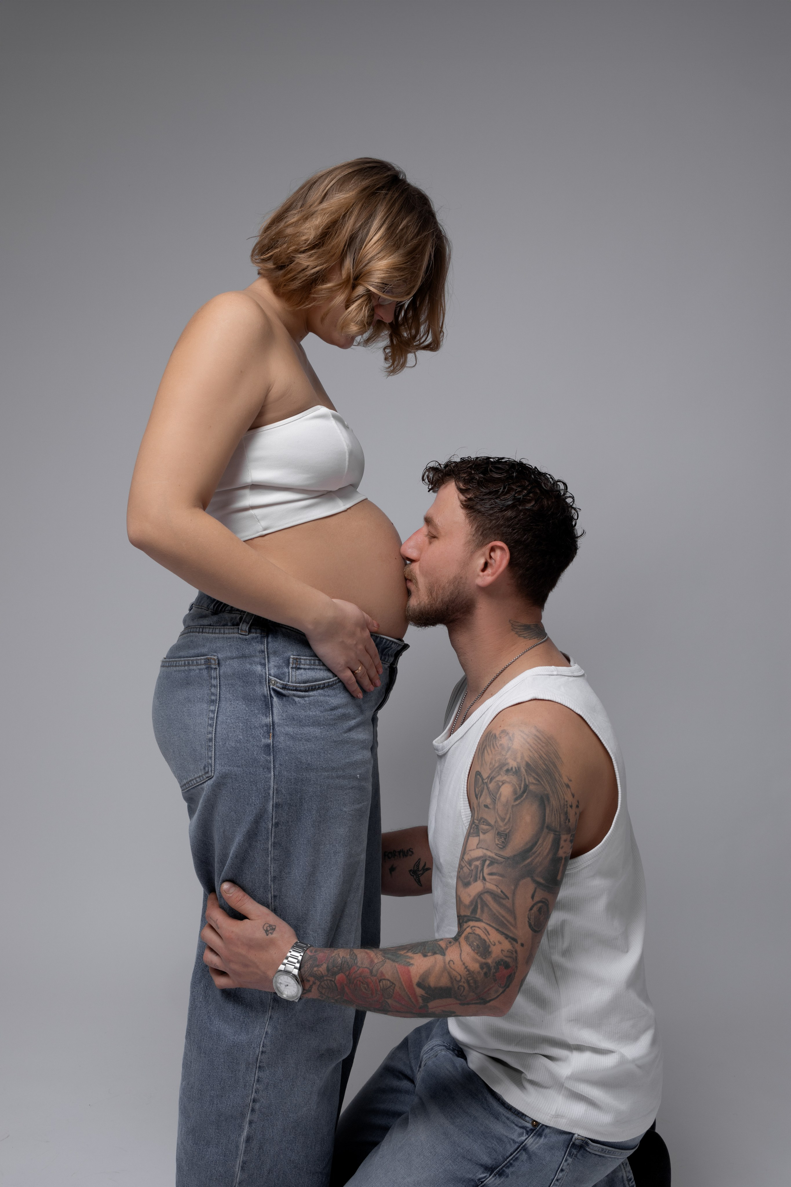 Babybauchshooting im Studio. Fotografin Heidenheim / Newborn, Babybauch & Familie - Nadine Schmalz