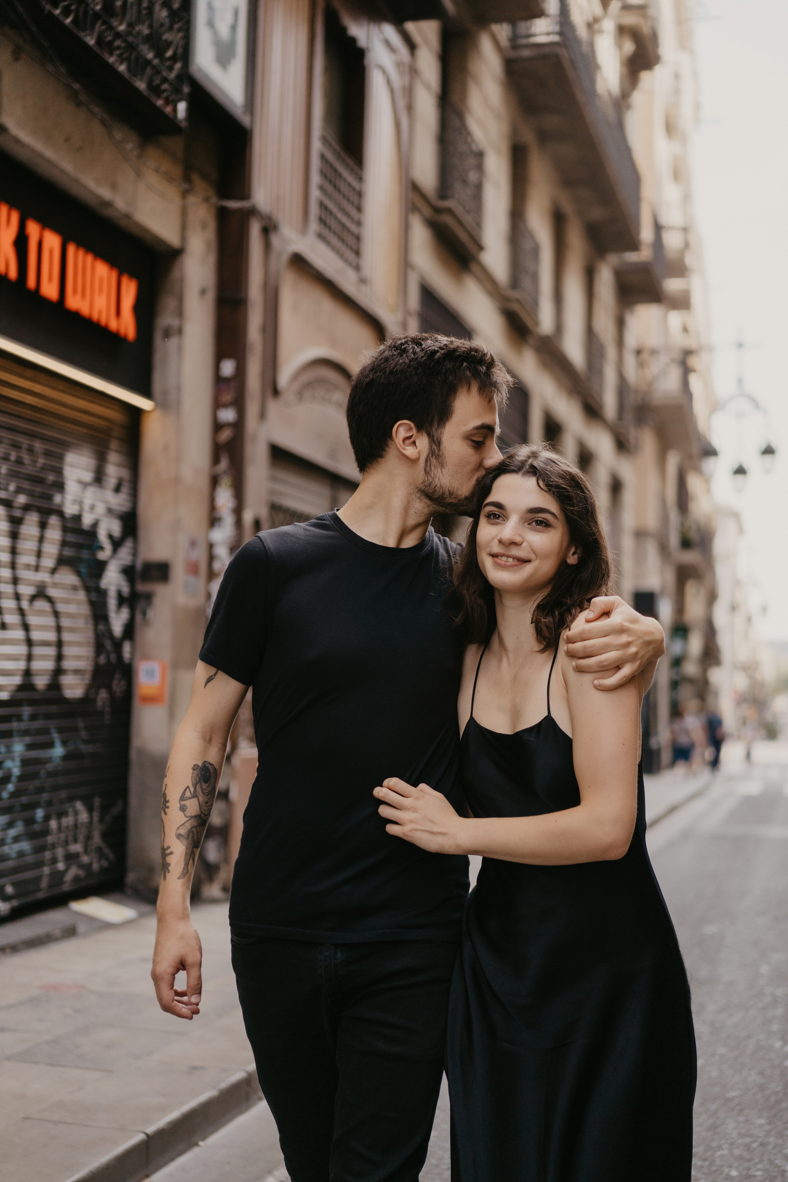 Lovestory in Barcelona. Photographer Kristina Dorina