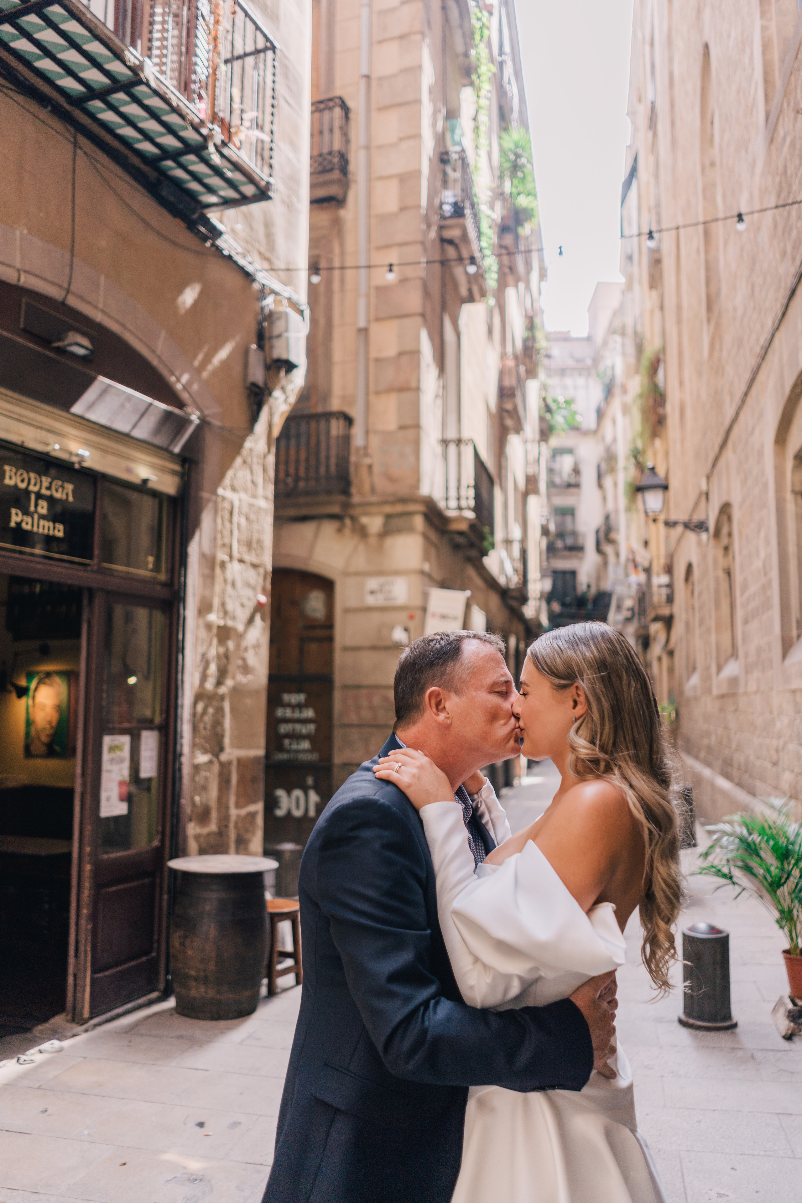 Wedding Kate and Iain. Photographer Kristina Dorina