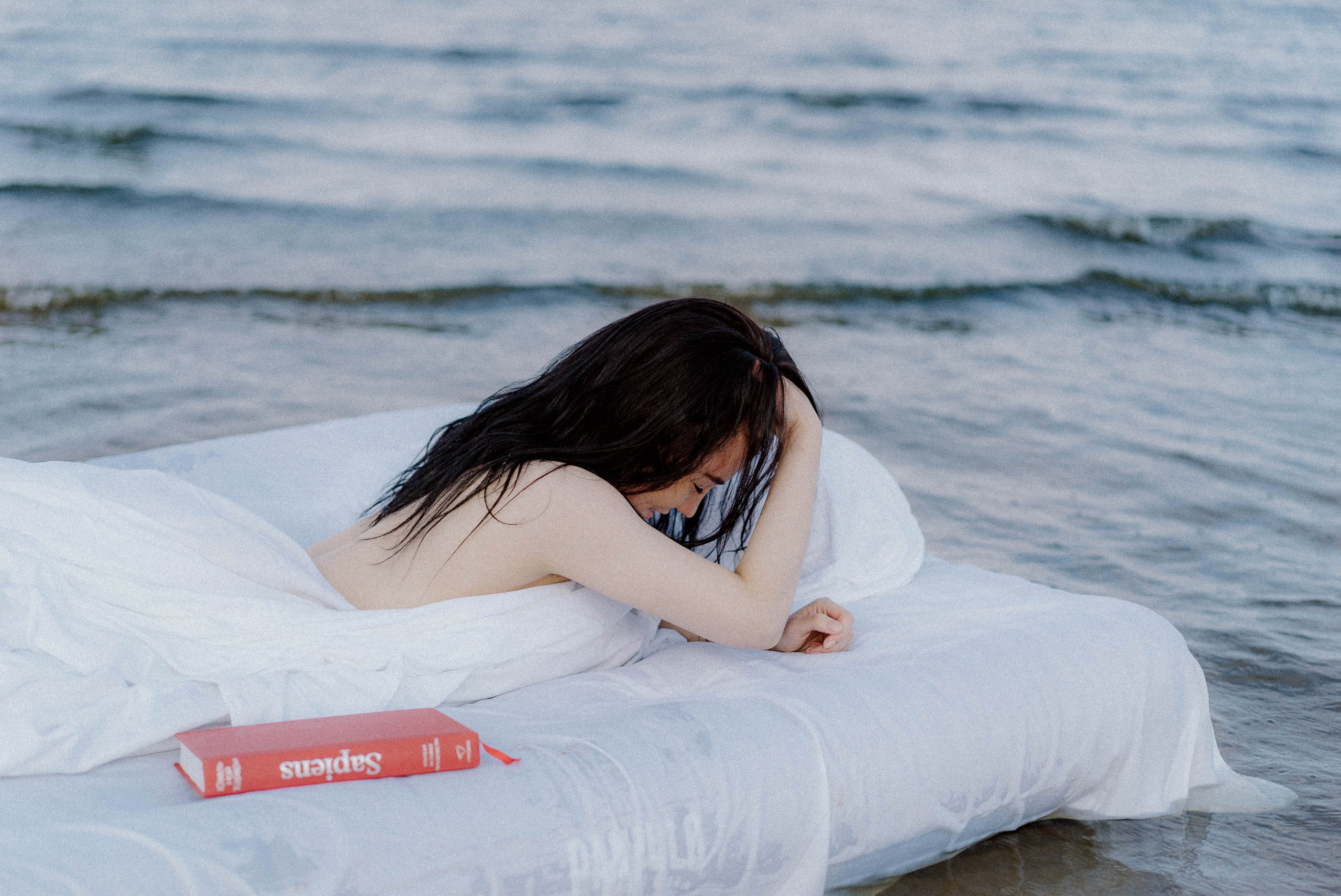 Bed in water. Videographer and photographer in New York // MAKAROV.VIDEO