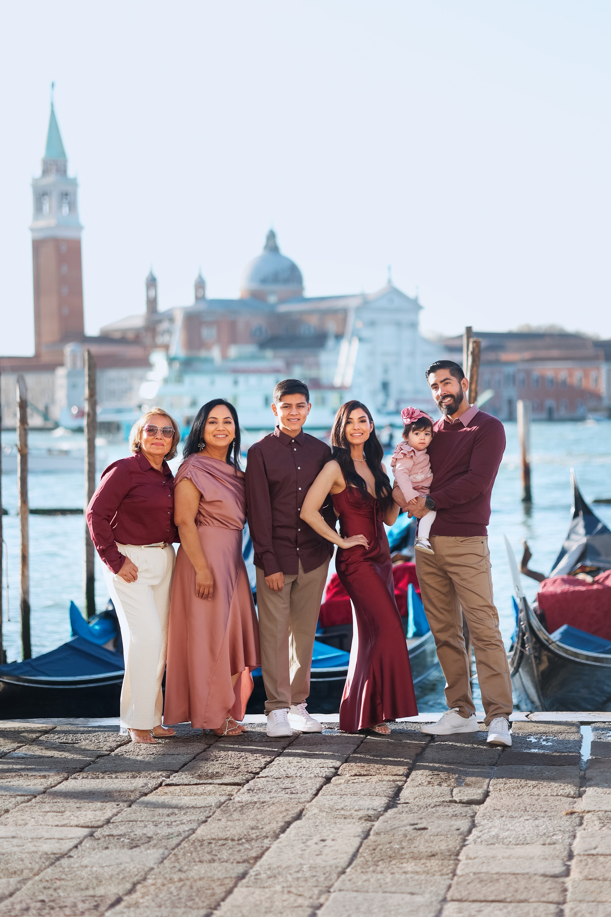Family photo shoot in Venice. Photographer in Venice, Viktoria Antonova
