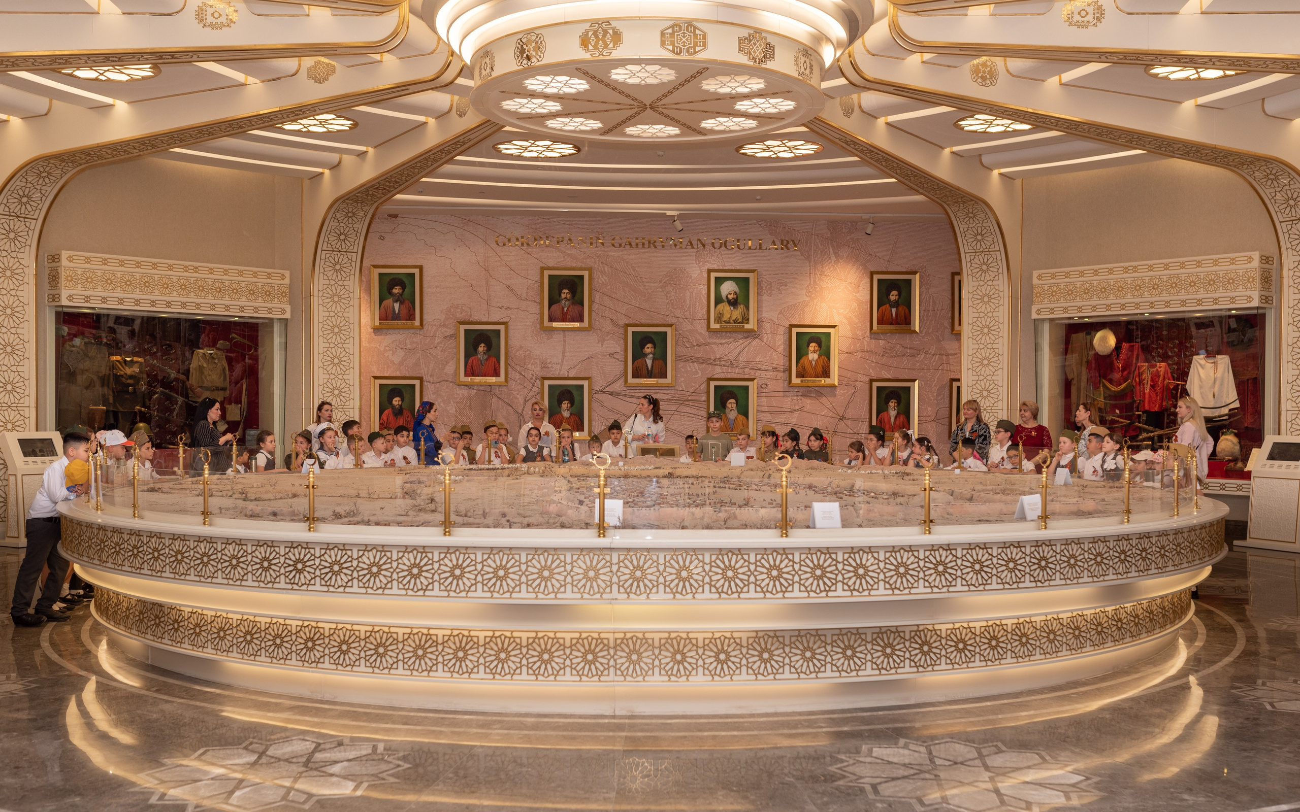 Вечный огонь 2"А» класс. Ваш фотограф в Ашхабаде Гамлет Осипов