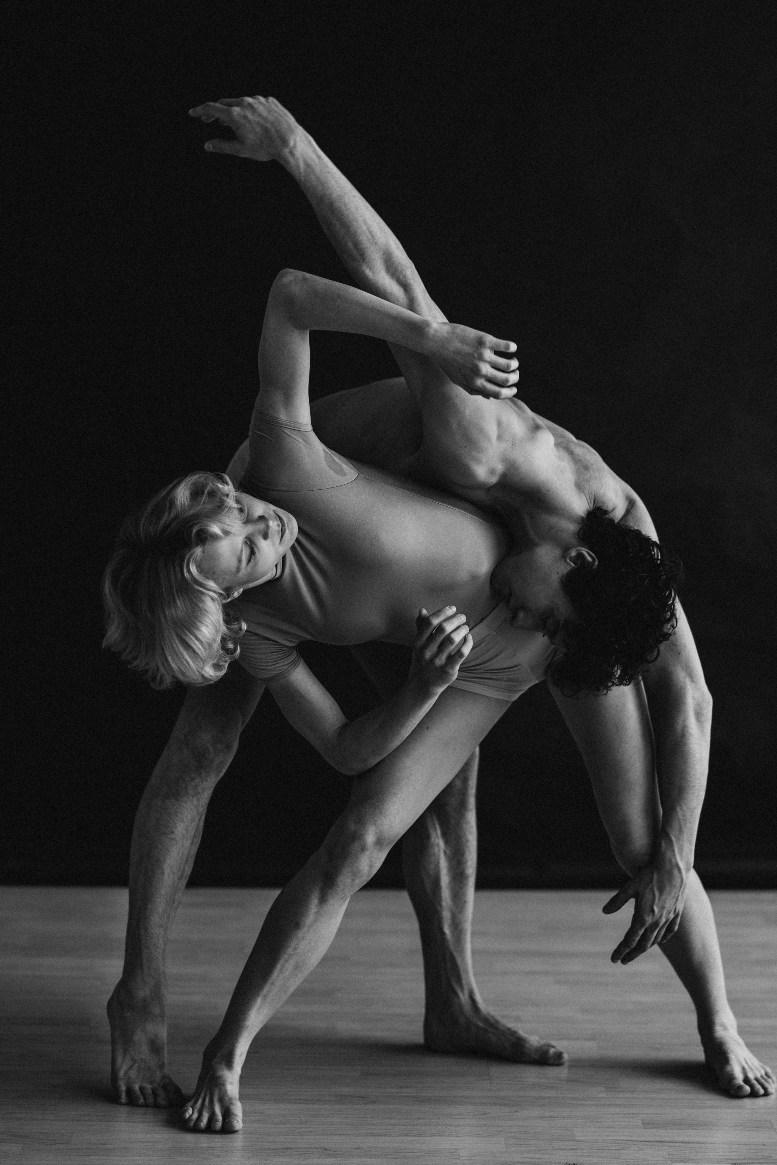 DANCERS. Victoria Olonen – Cinematic Portrait Artist | Helsinki & Europe
