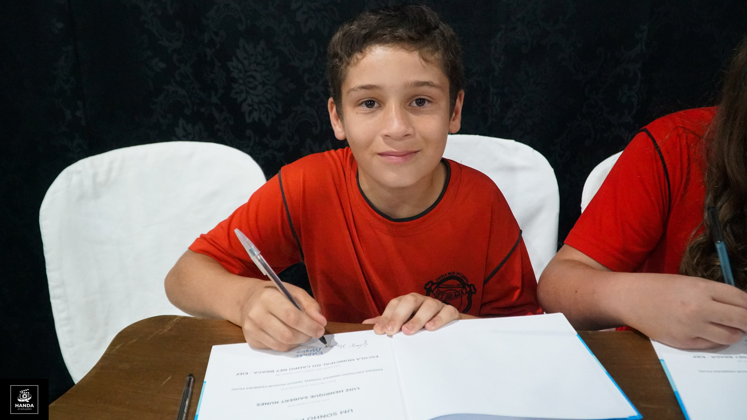 Noite autógrafos colégio Aurélio Buarque de Holanda. Handa Produções