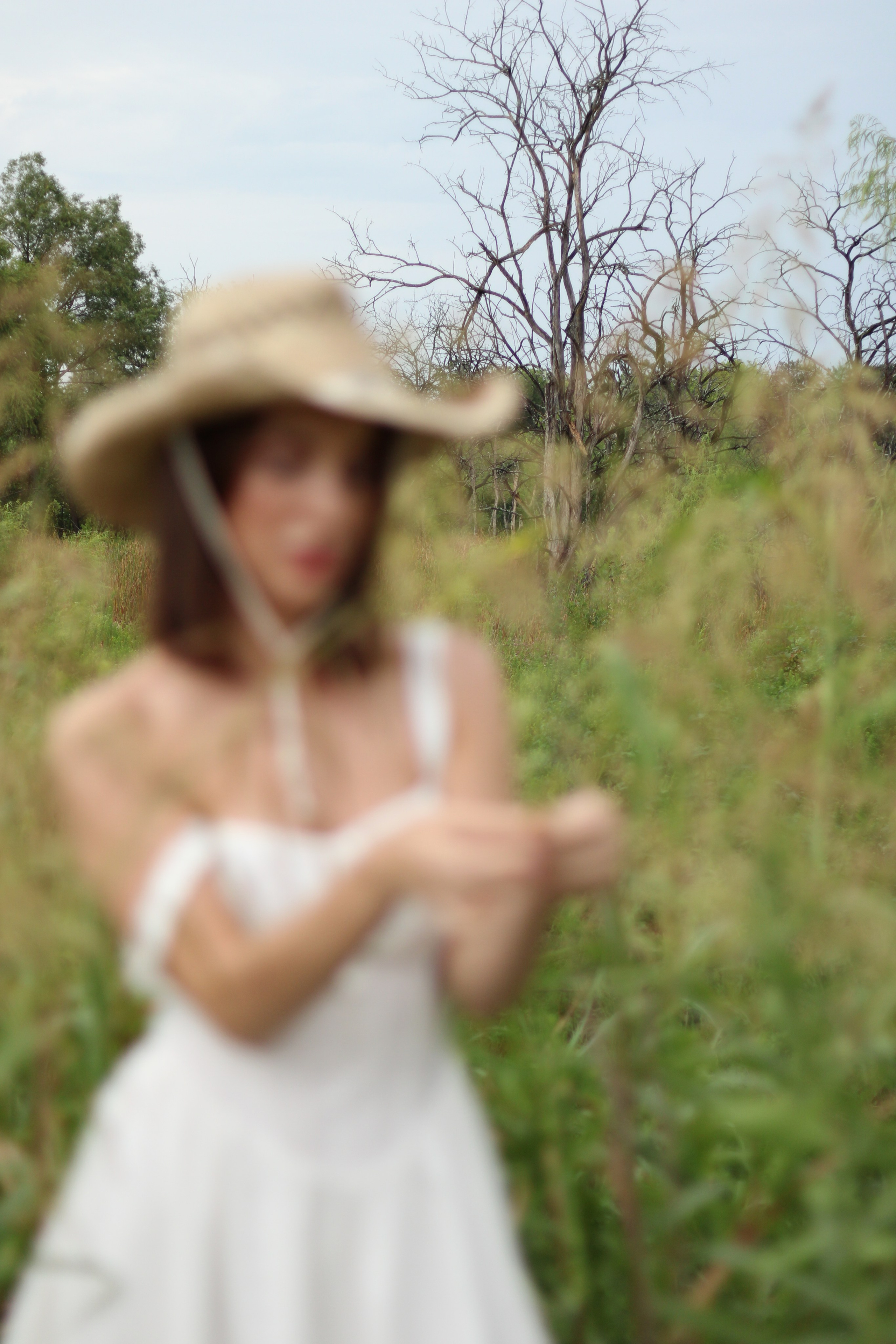 Countryside cowgirl-style portrait photoshoot. Lana Petrychenko — Portrait & Family Photographer. Valencia, Spain