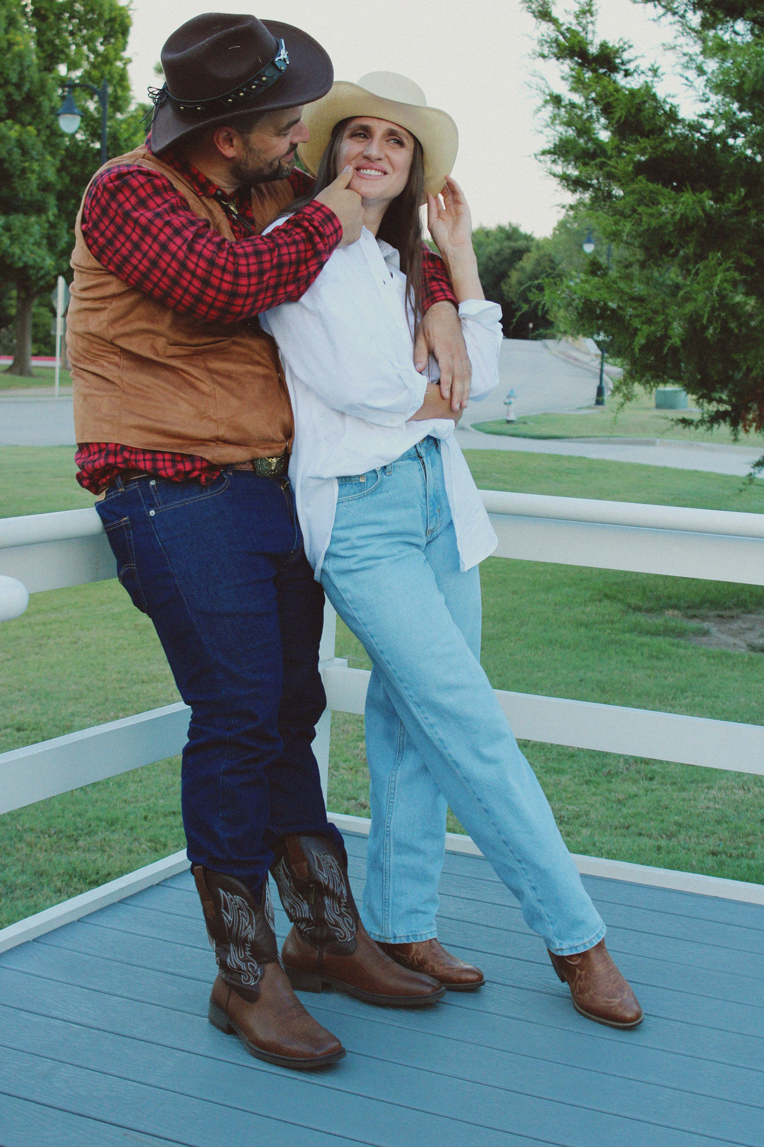 Texas Countryside Family Photoshoot in Cowboy Style. Lana Petrychenko — Portrait & Family Photographer. Valencia, Spain