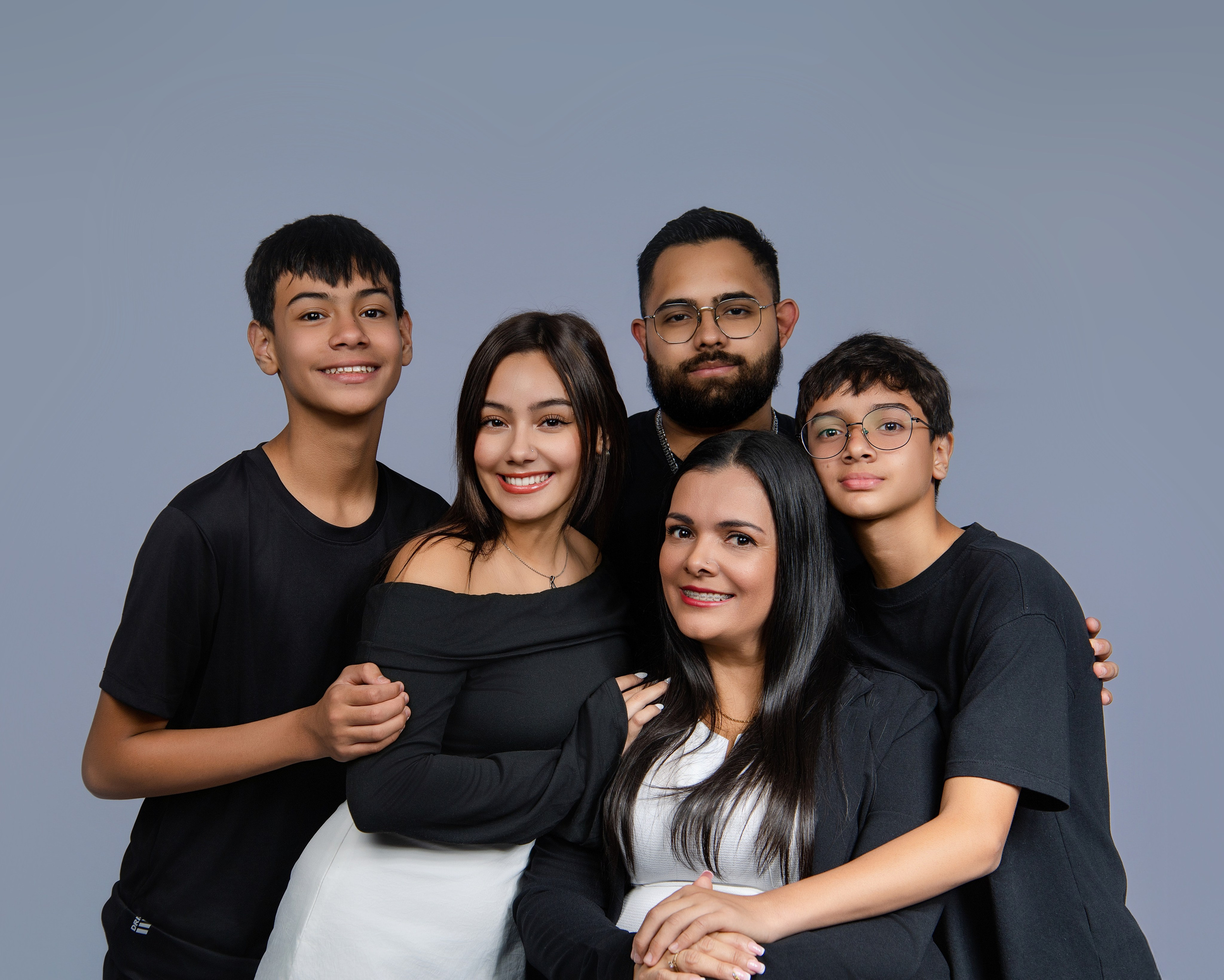 Sesión Familiar. Fotogenia | Estudio Fotográfico en curridabat, San José, Costa Rica