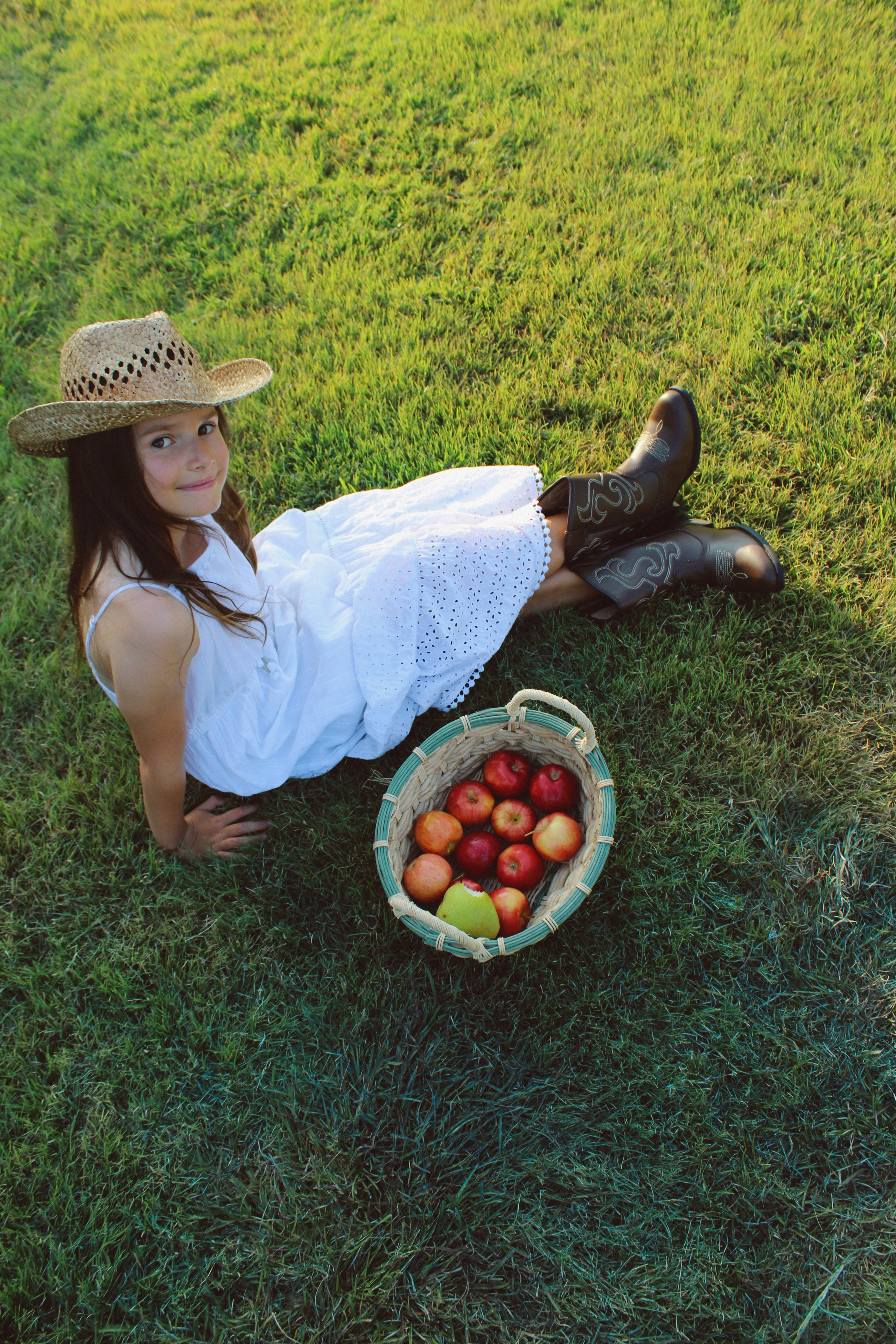 Texas Countryside Family Photoshoot in Cowboy Style. Lana Petrychenko — Portrait & Family Photographer. Valencia, Spain