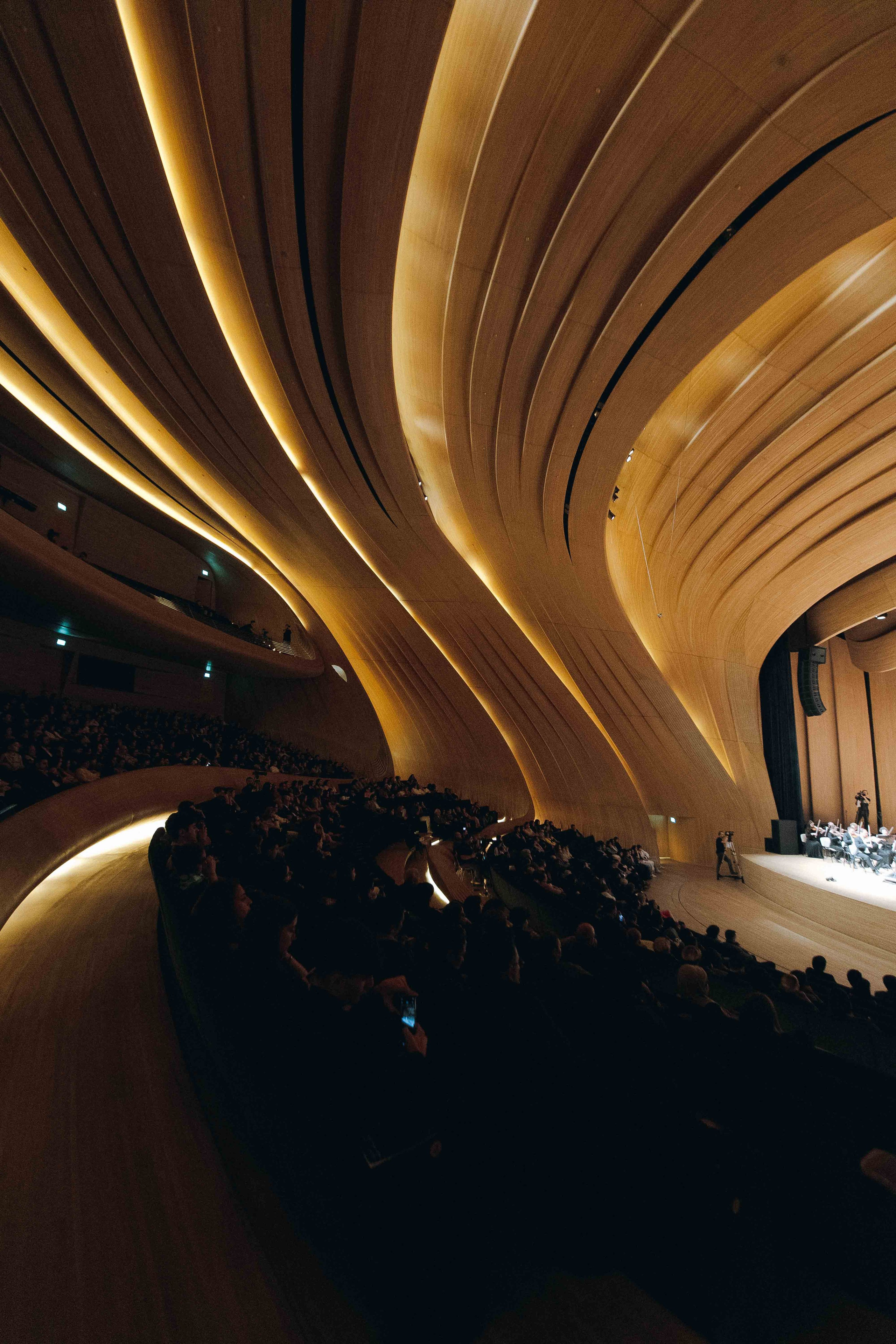 The Tchaikovsky Academic Grand Symphony Orchestra in Baku. Wedding&Event photographer Ismail Rzayev in Baku