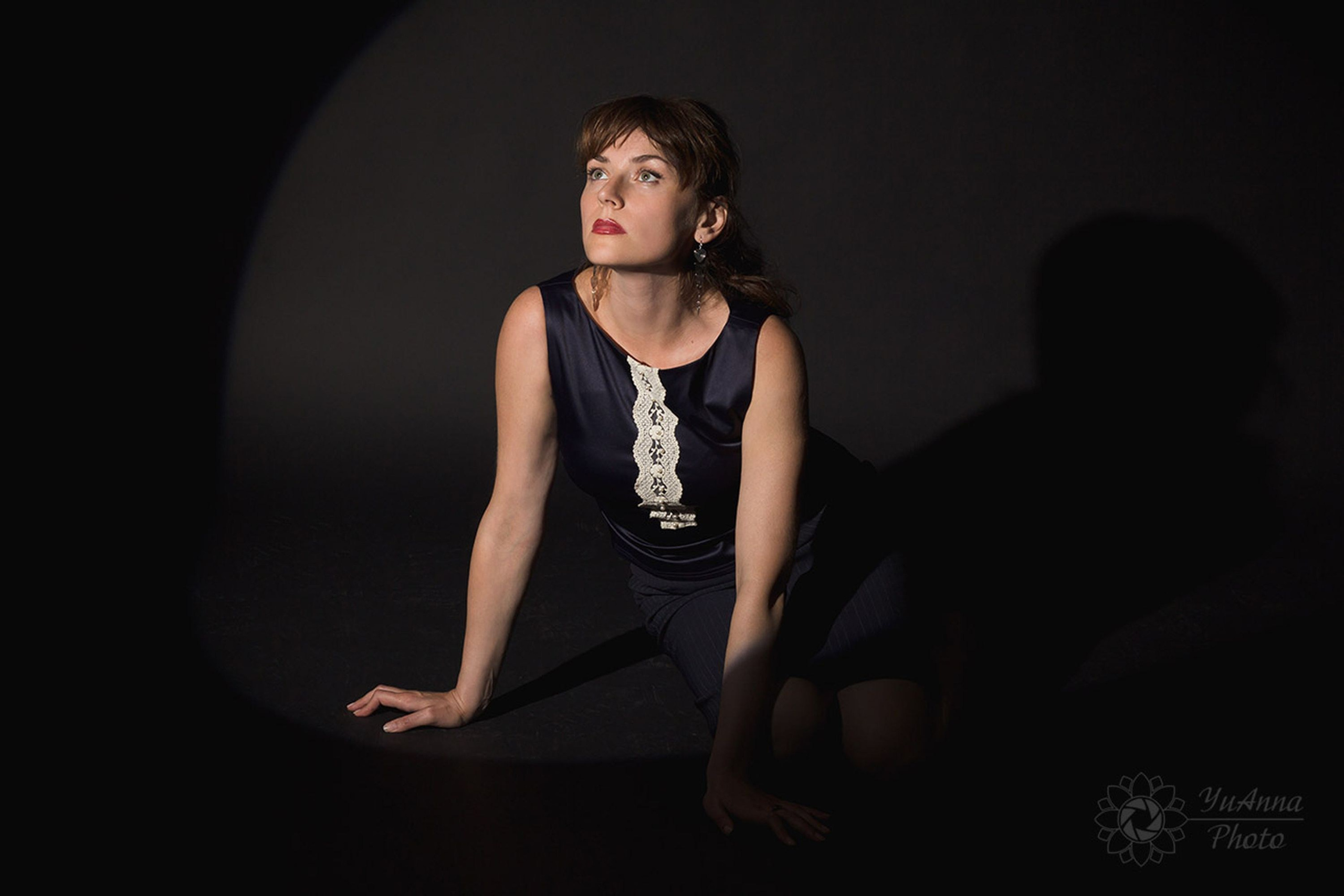 Studio Solo Portrait. YuAnna studio. Family & Kids Photographer in Seattle area, located in