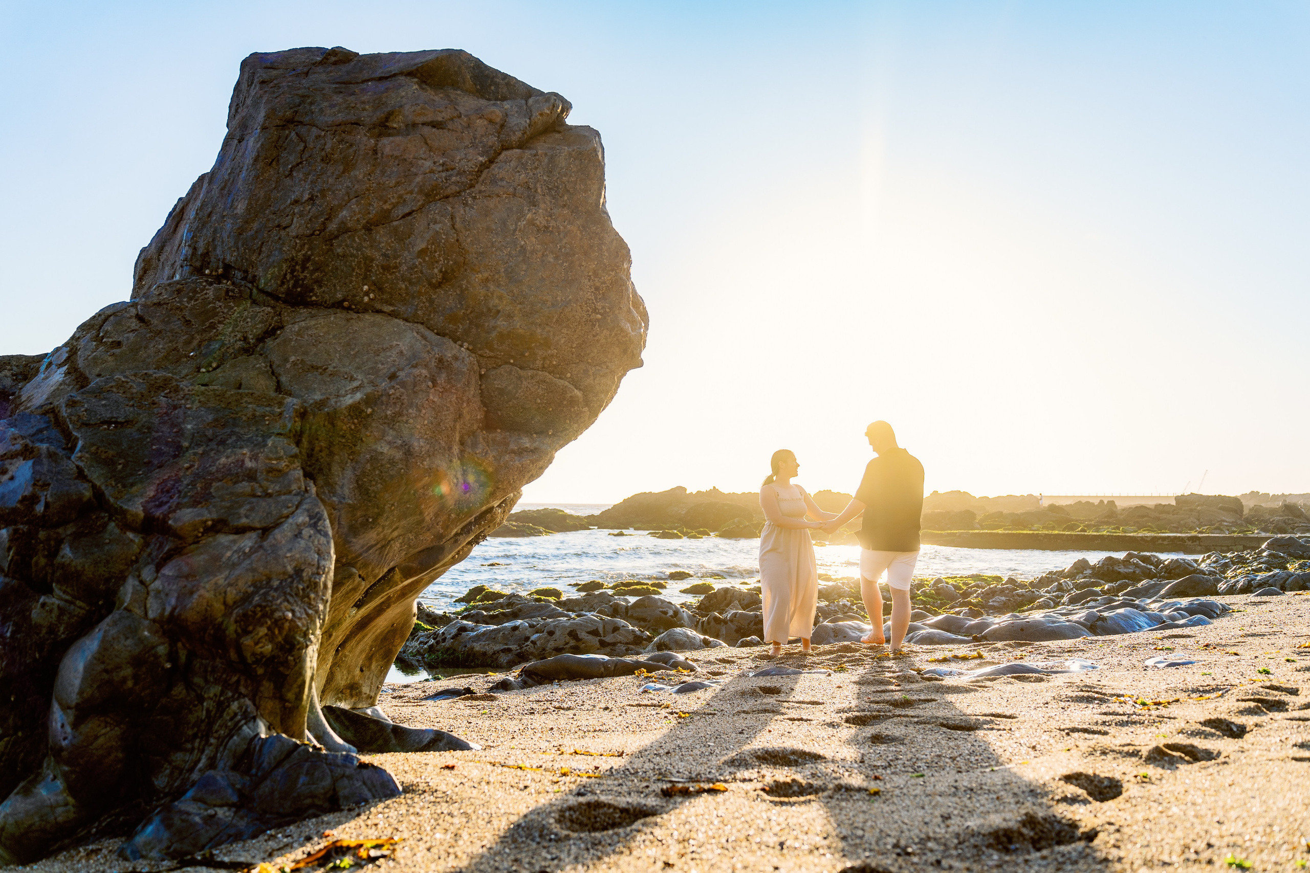 LOVE STORY ON THE BEACH. Photographer in Portugal Polina Gotovaya