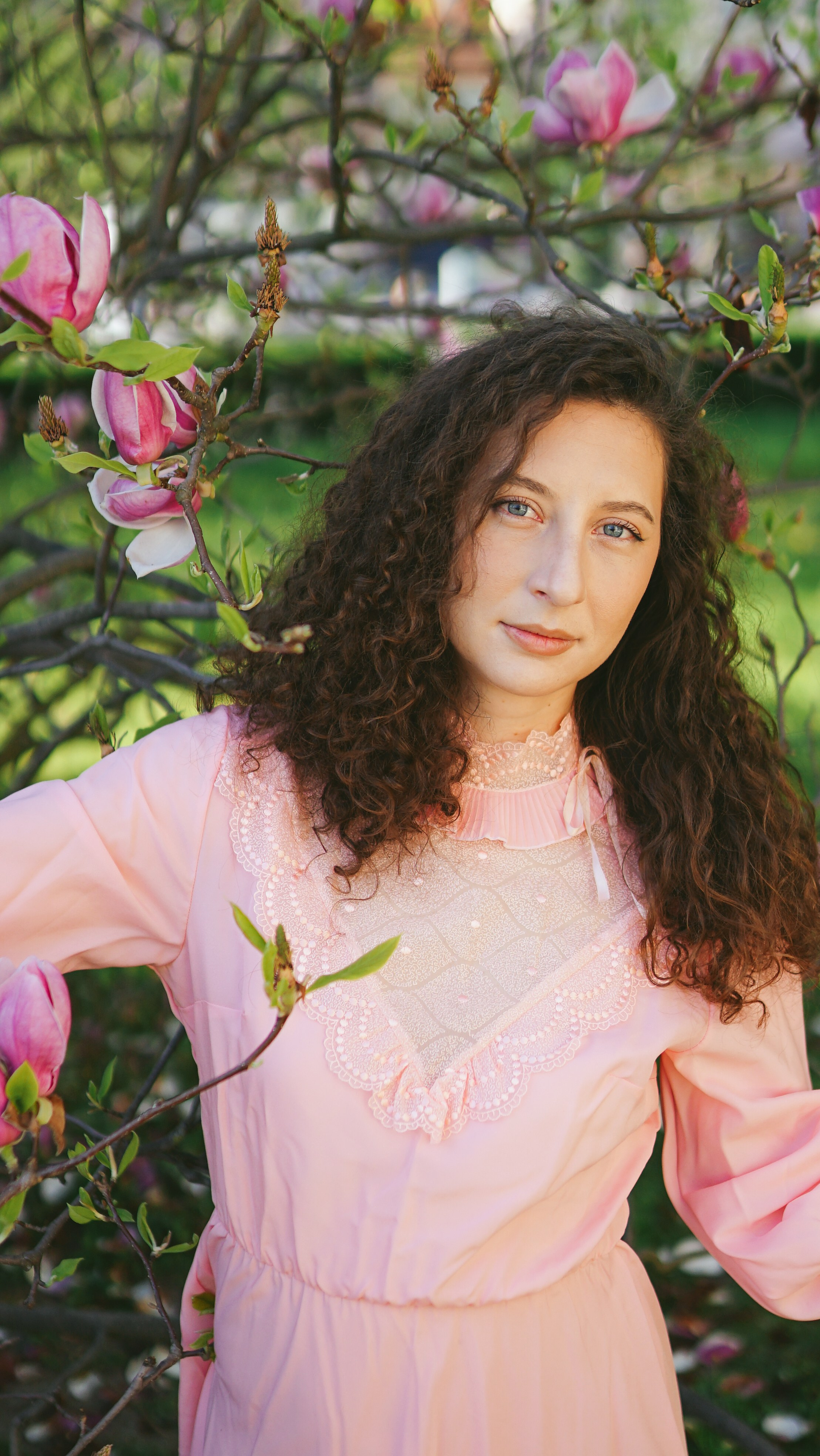 Fotografie de Portret Brașov | Artist Mădălina Beda. Madalina Beda- Artist vizual, fotograf, doula la nastere, consultant babywearing Brasov si in toata tara