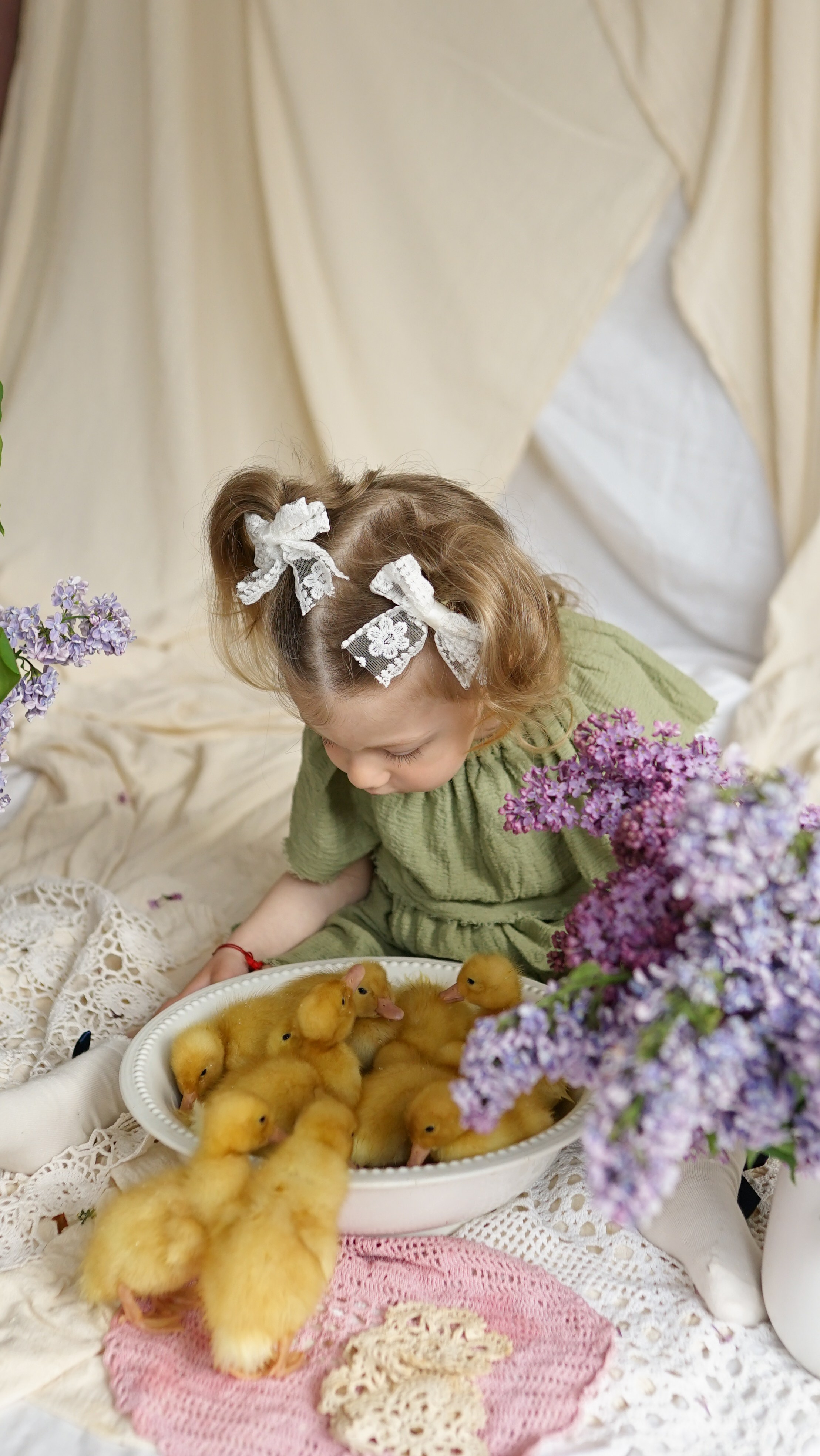 Ședințe Foto de Paște Brașov: Gălbenuș | Mădălina Beda. Madalina Beda- Artist vizual, fotograf, doula la nastere, consultant babywearing Brasov si in toata tara
