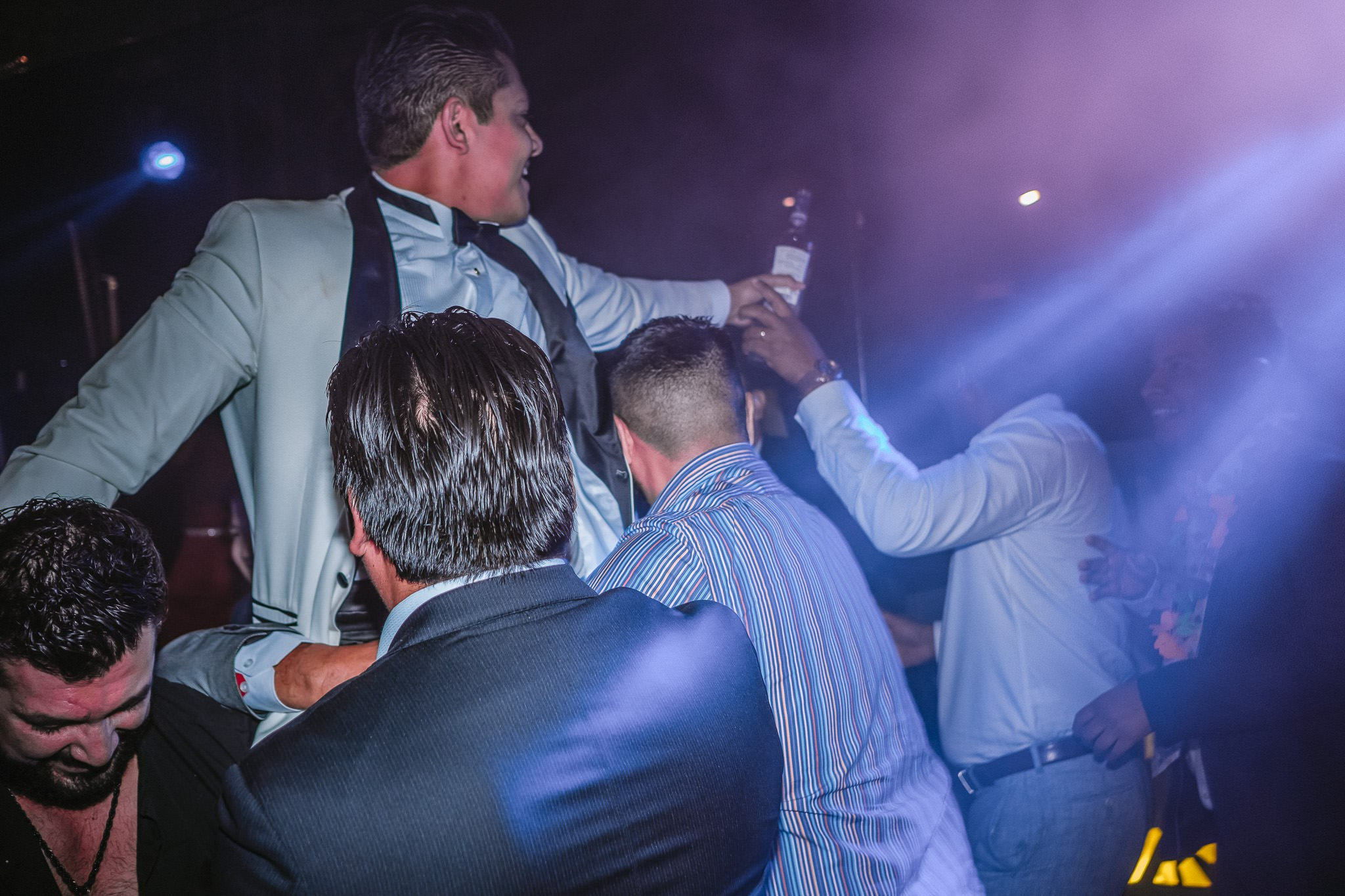 Yenisel & Raul / Tepoztlan. Wedding and family photographer in Mexico City