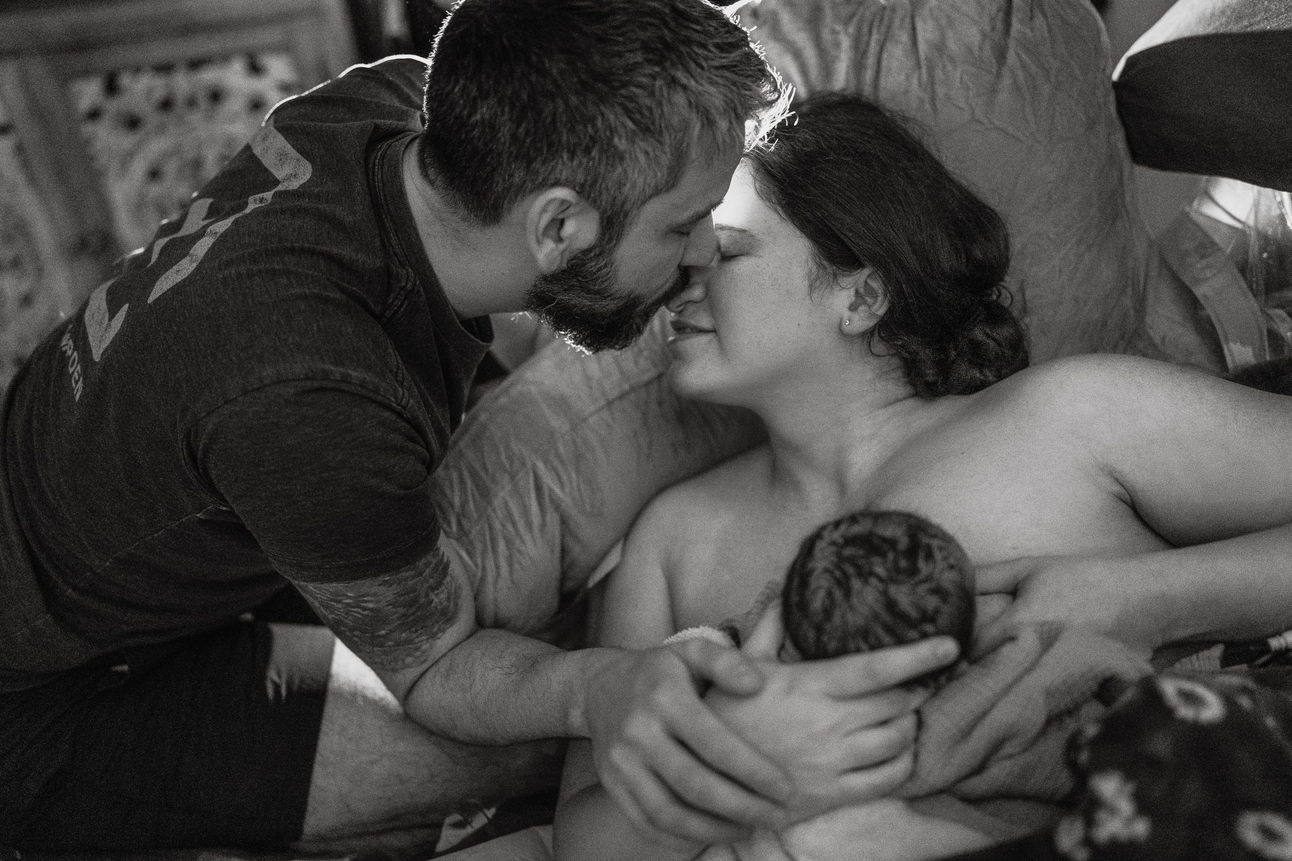 Home birth. Alisa Tant — Family and newborn photographer Bucks County, Montgomery county, Philadelphia, NJ