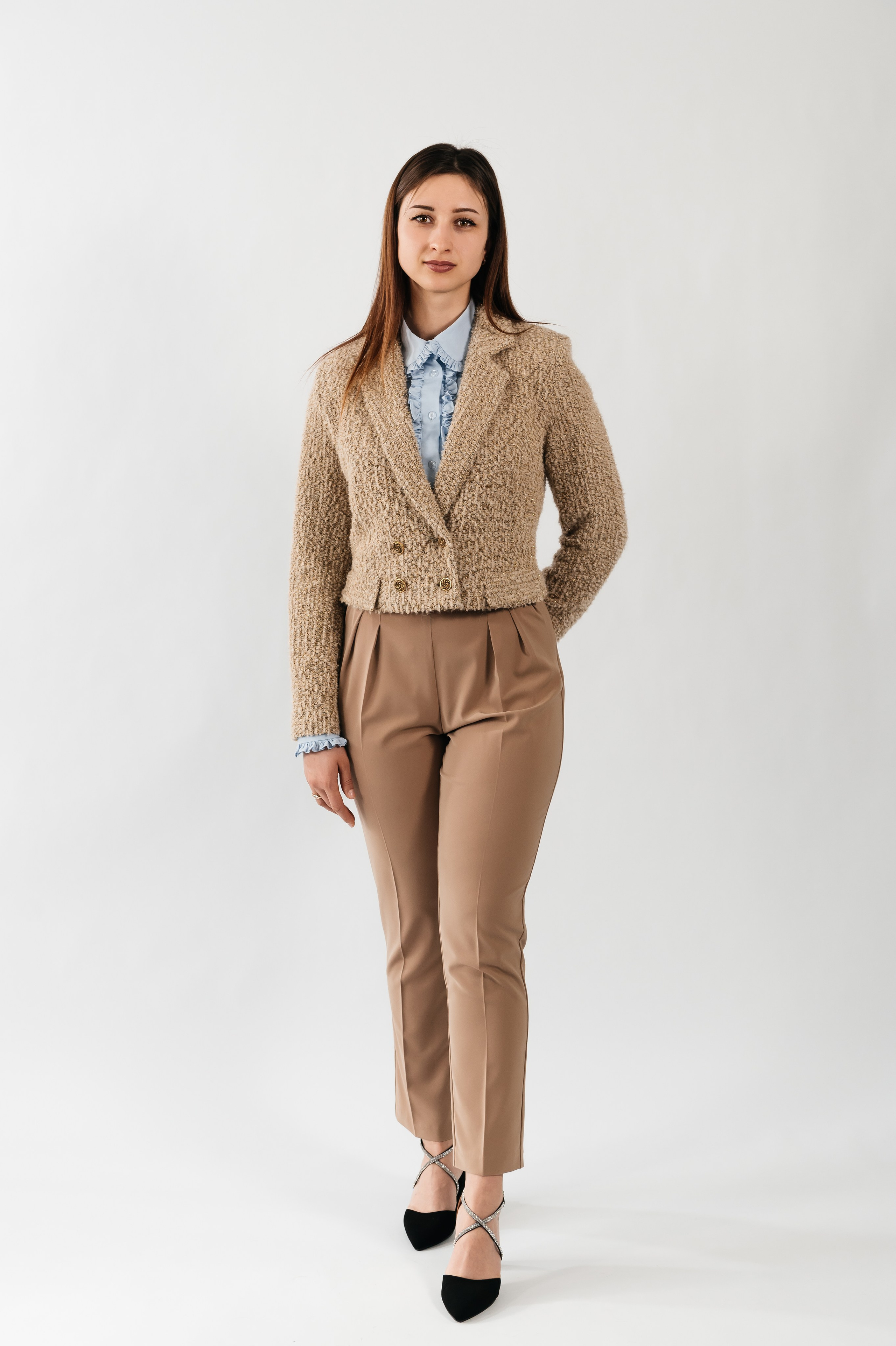 Compleu: sacou și pantaloni. Designer vestimentar: elaborarea, proiectarea și confectionare…