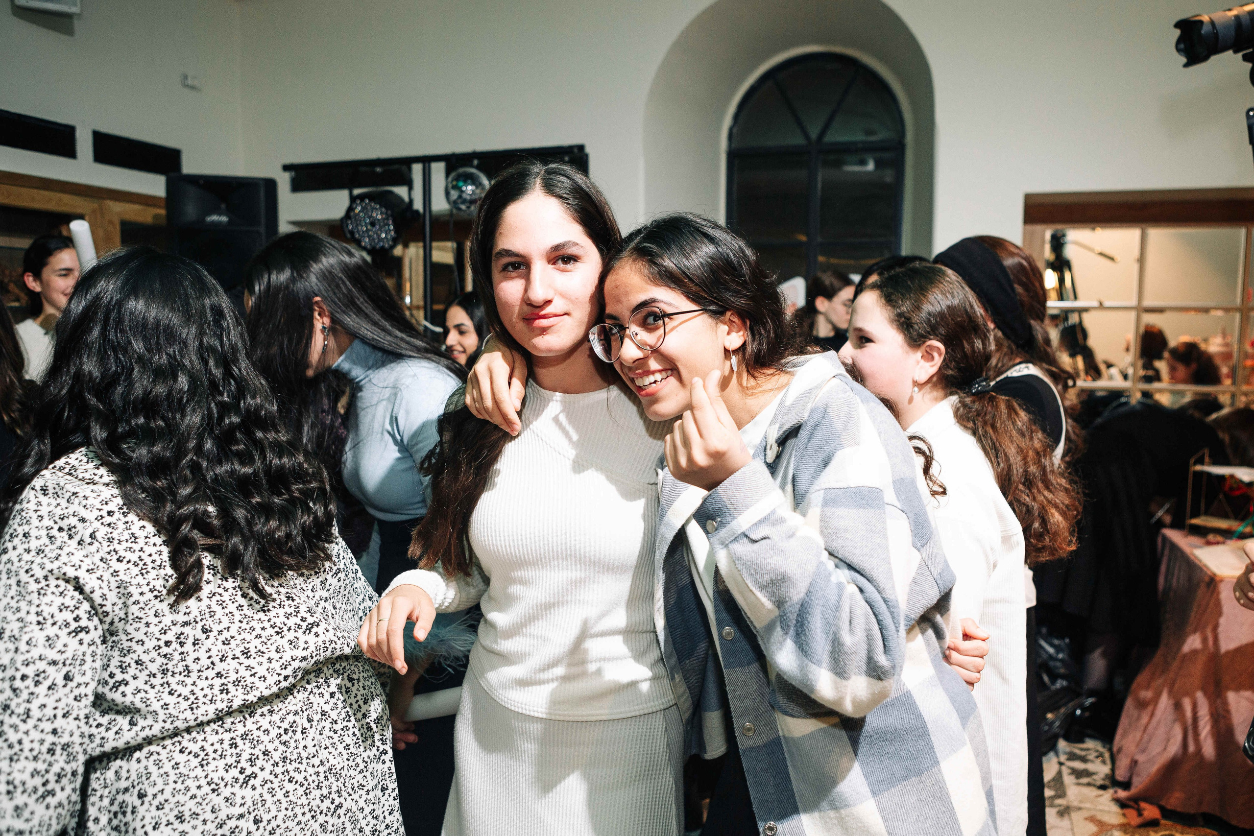PARTY IN A RESTAURANT WITH THE WHOLE FAMILY. Https://shi-photo.com/