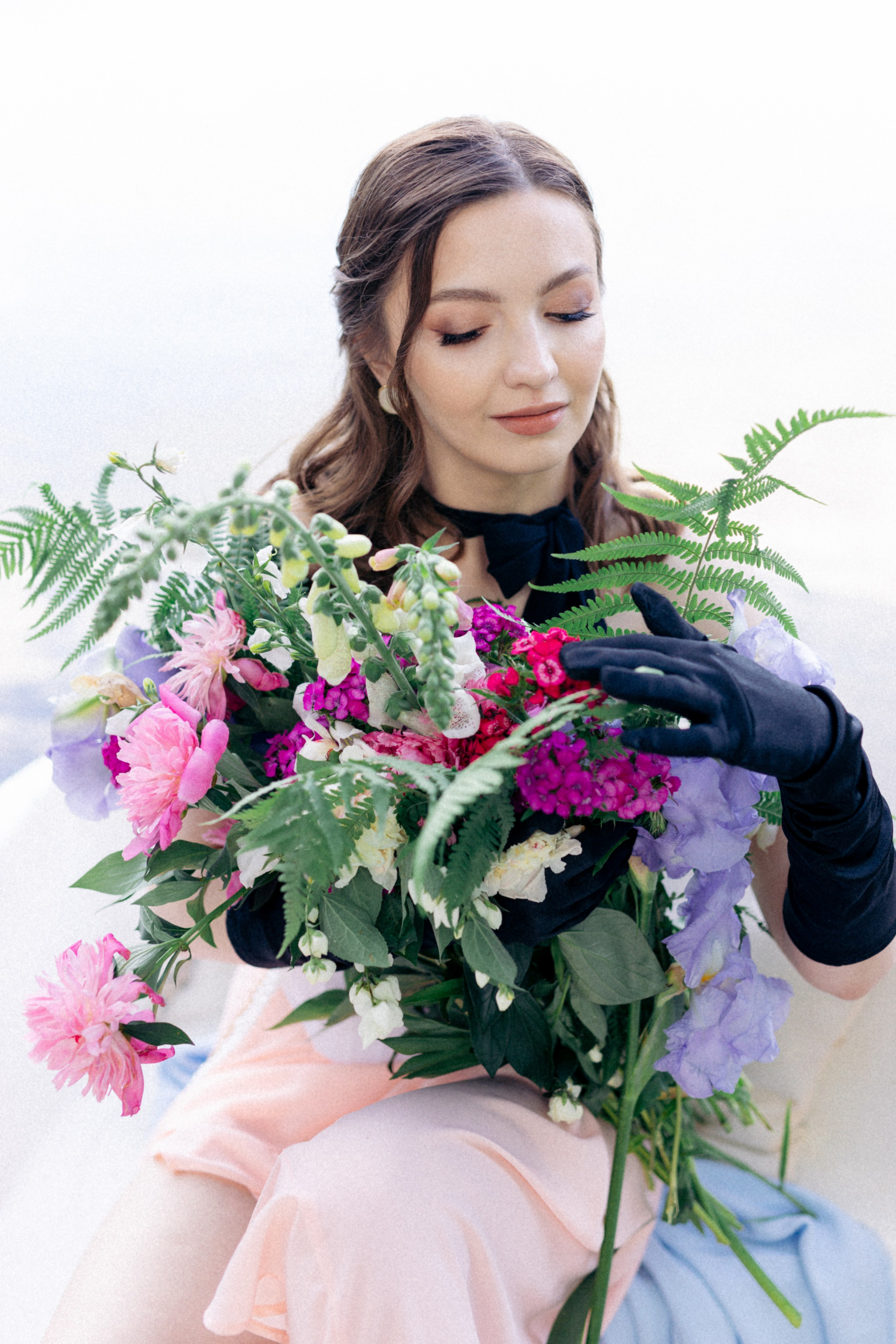 Boat & flowers. Photographer Anna Curly | Weddings and Events in Dubai