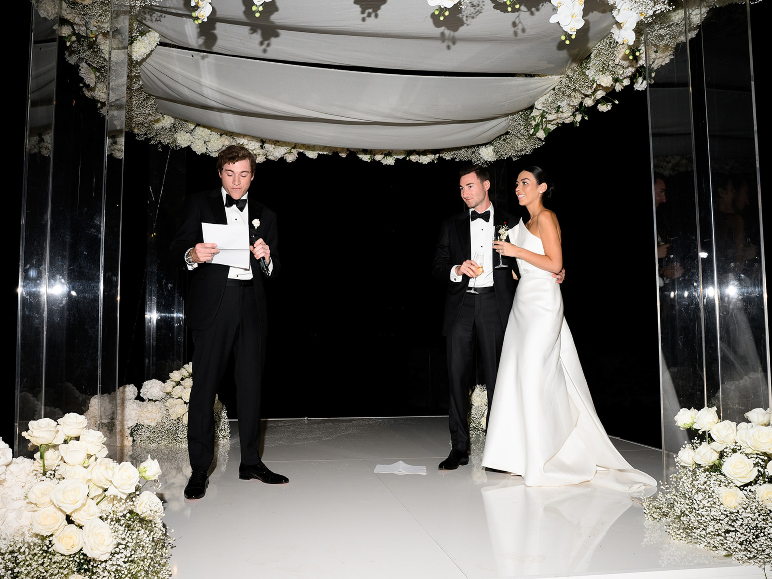 SYDNEY & REED. Bakasphoto wedding and lifestyle photography Latvia and Worldwide