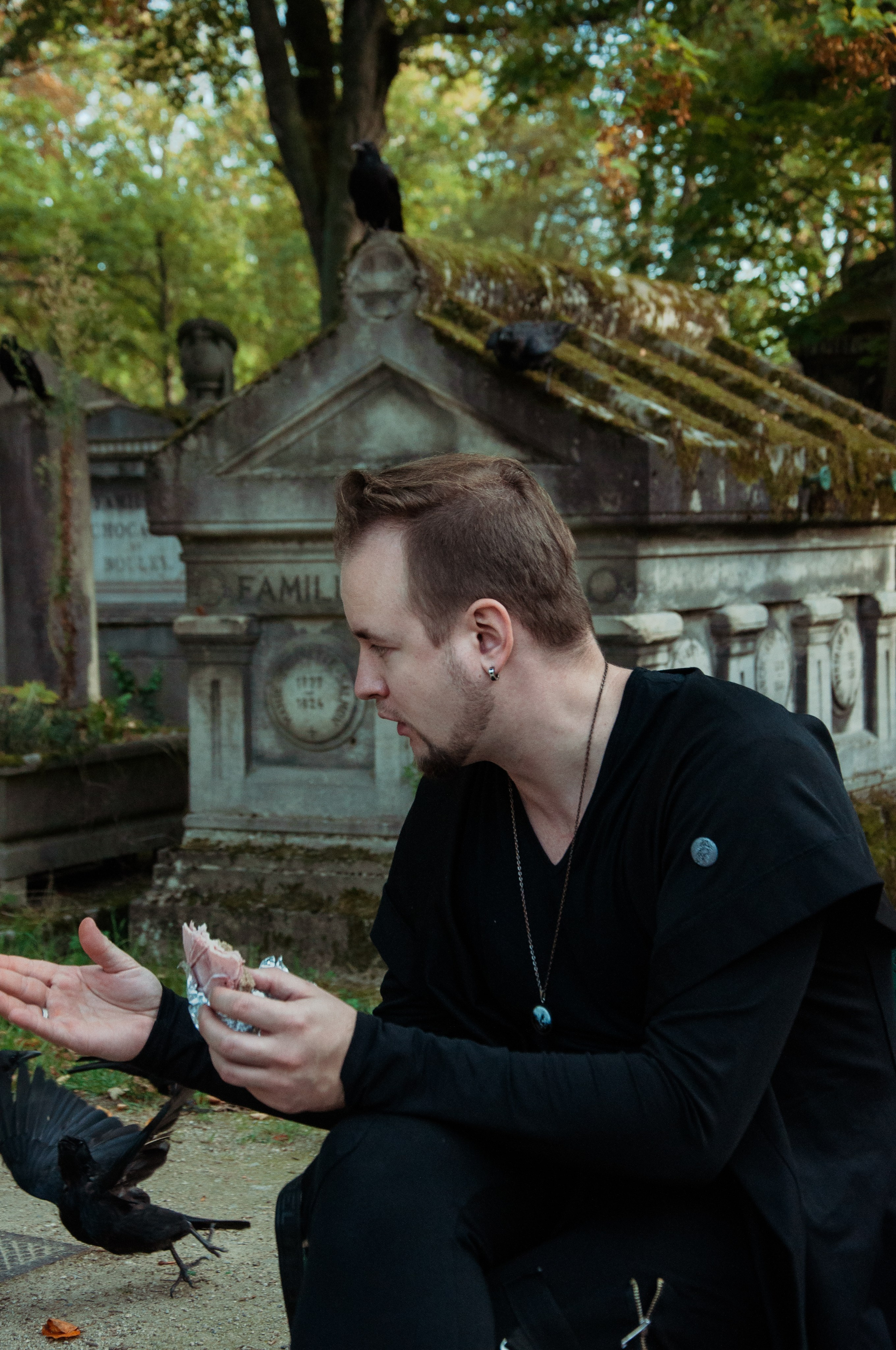 Фотосессия на Пер-Лашез. Фотограф в Париже Полина Осипова