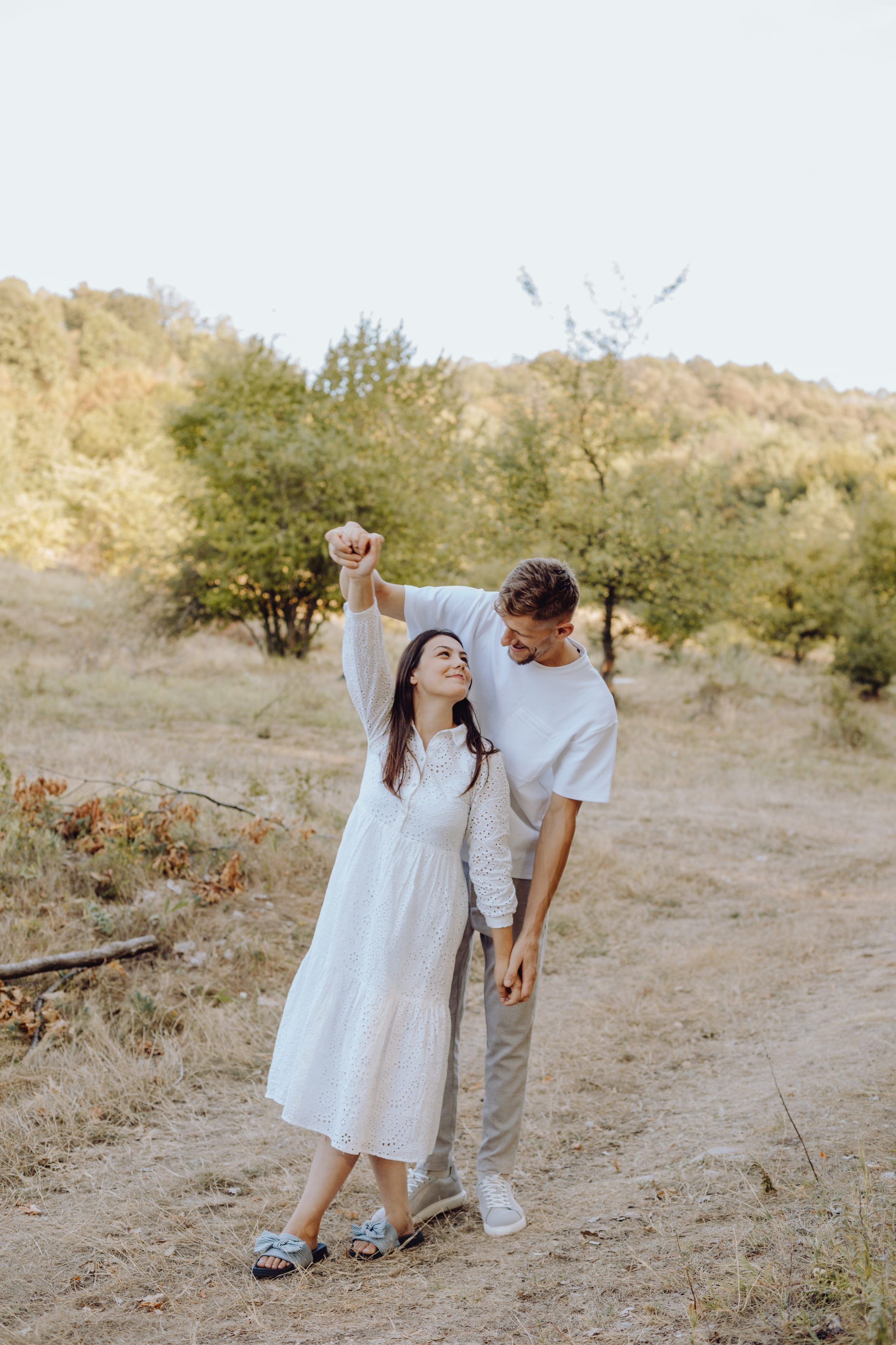 Beni & Adina. Wedding & couple photographer from Romania Rut Vetan