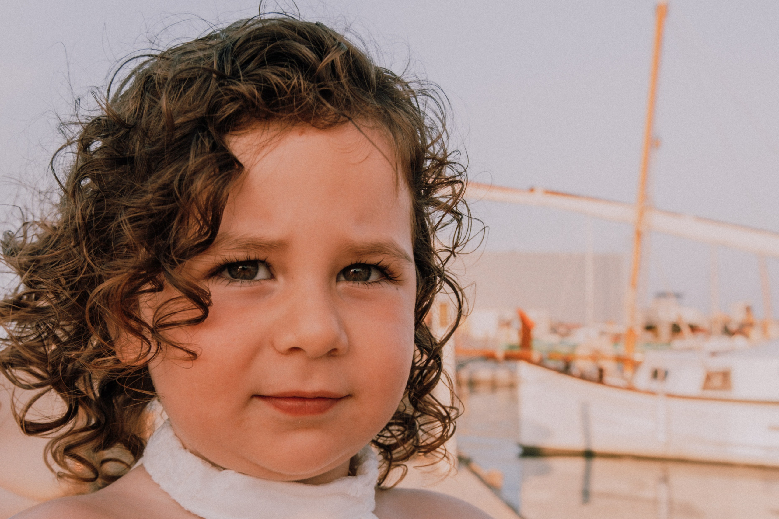 Sesión familiar en la playa. Fotografía profesional en Calafell - Elena Medvedeva