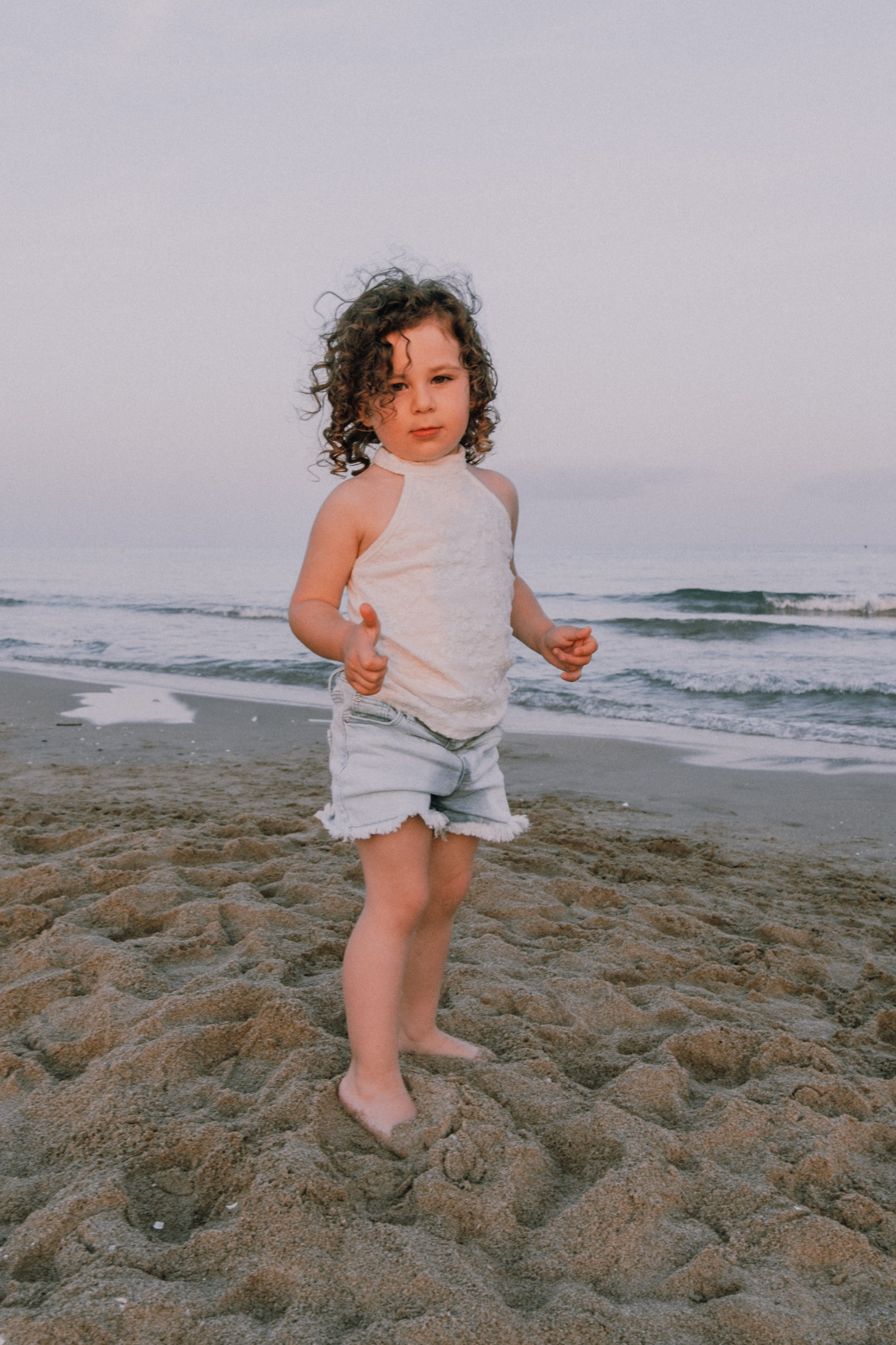 Sesión familiar en la playa. Fotografía profesional en Calafell - Elena Medvedeva