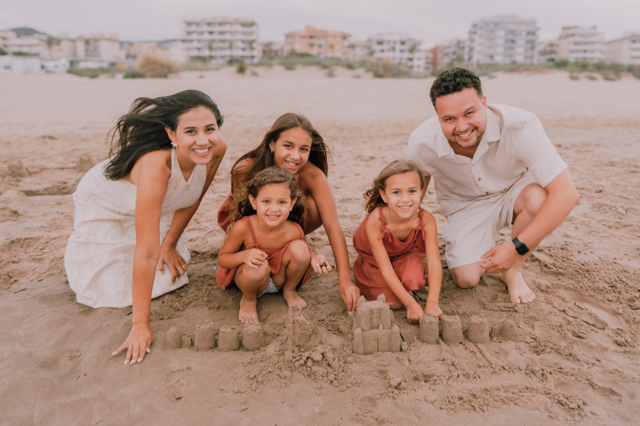 Семейная фотосессия на пляже. Профессиональная фотосъемка в Калафелле — Елена Медведева