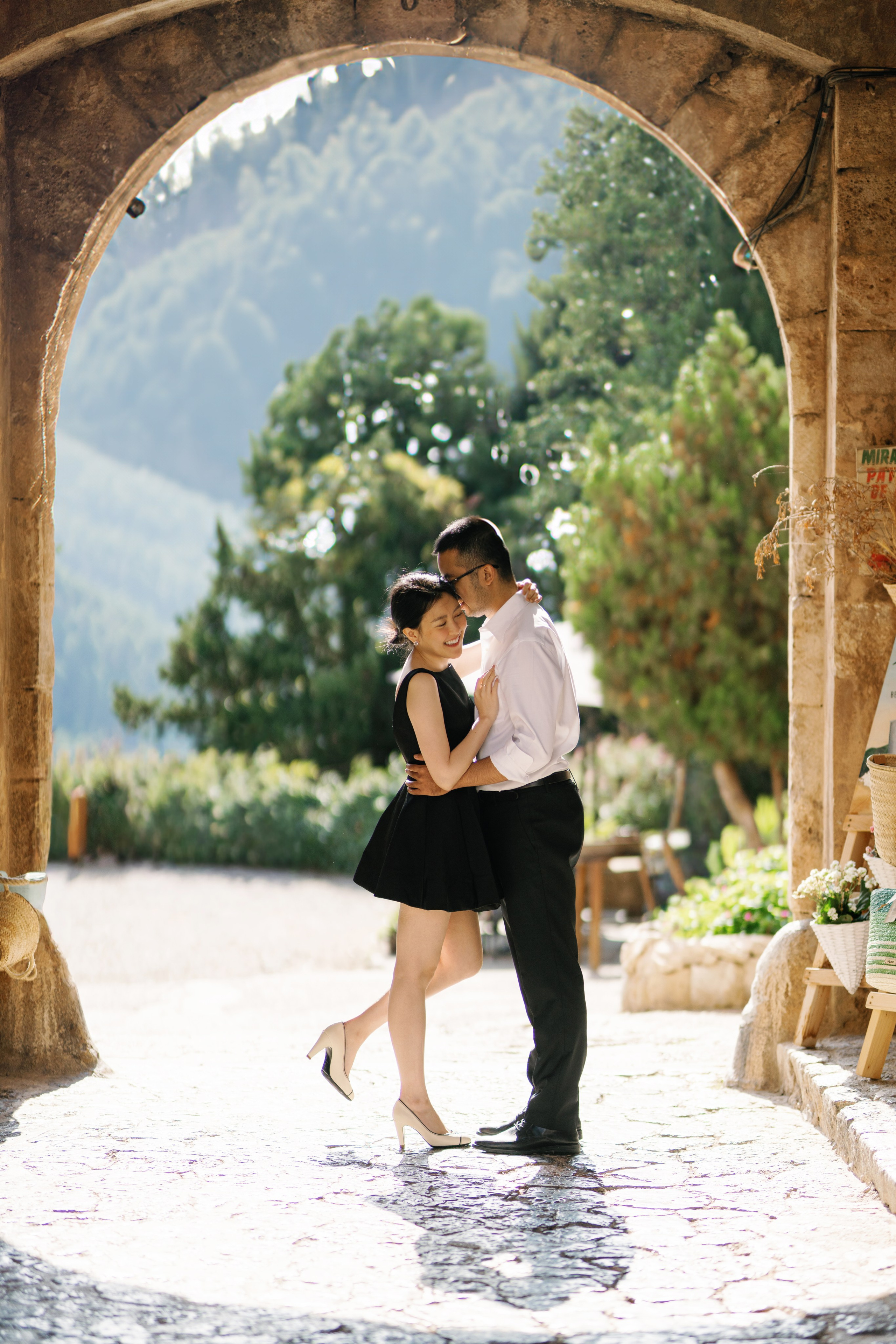 Romantic Couple Photoshoot in Valldemossa. Photographer in Mallorca
