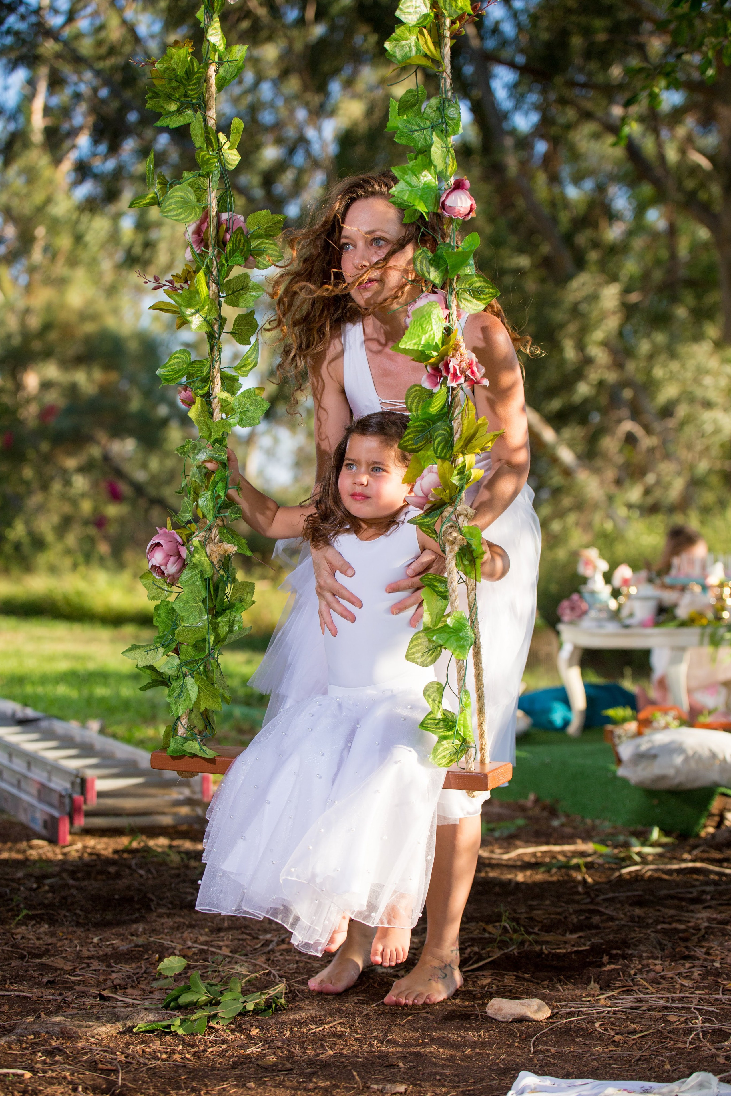 Little bridesmaids. AMIR BUCHNIK PHOTOGRAPHER