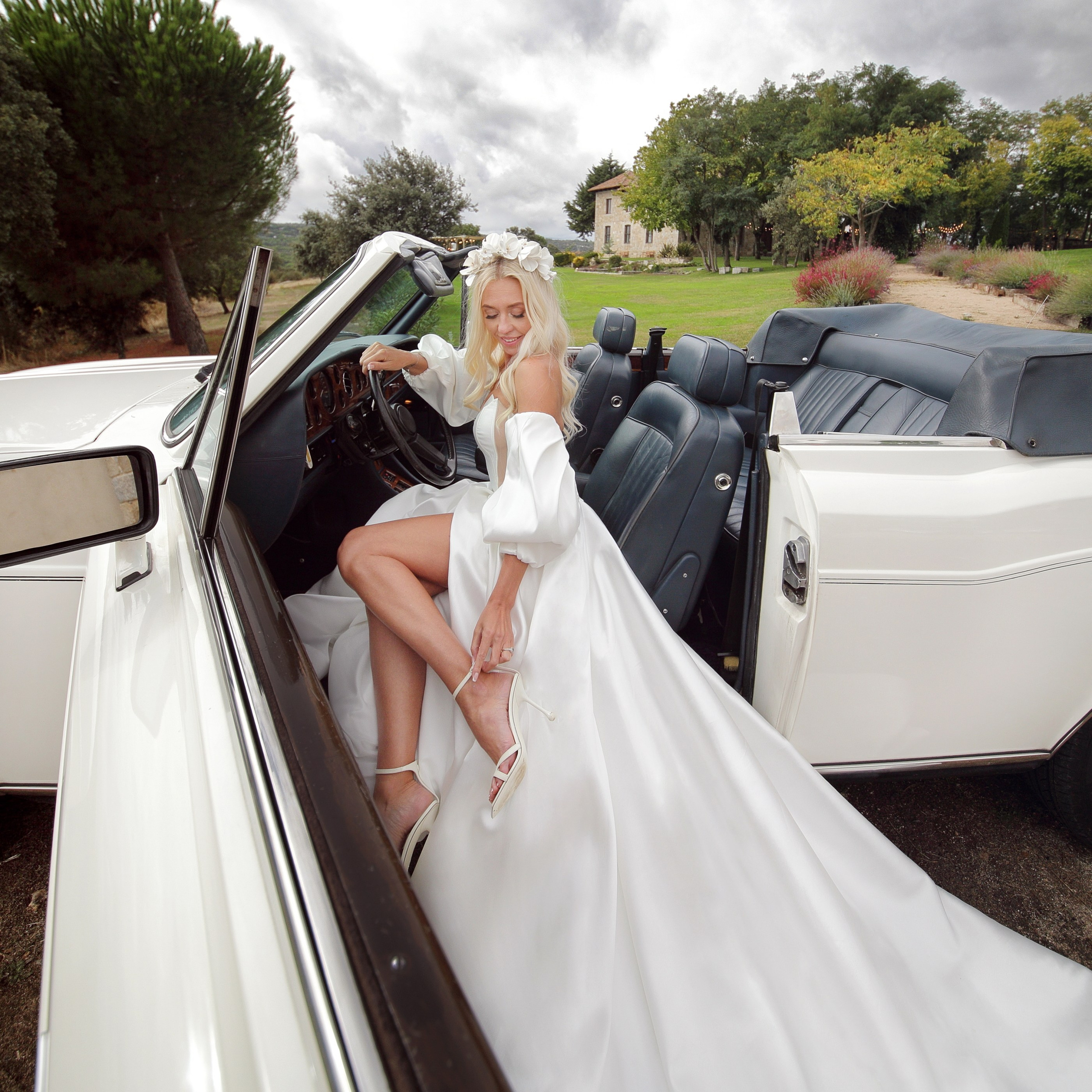 Madrid. Finca El Gasco. Luxury wedding, portrait, family photographer over Europe