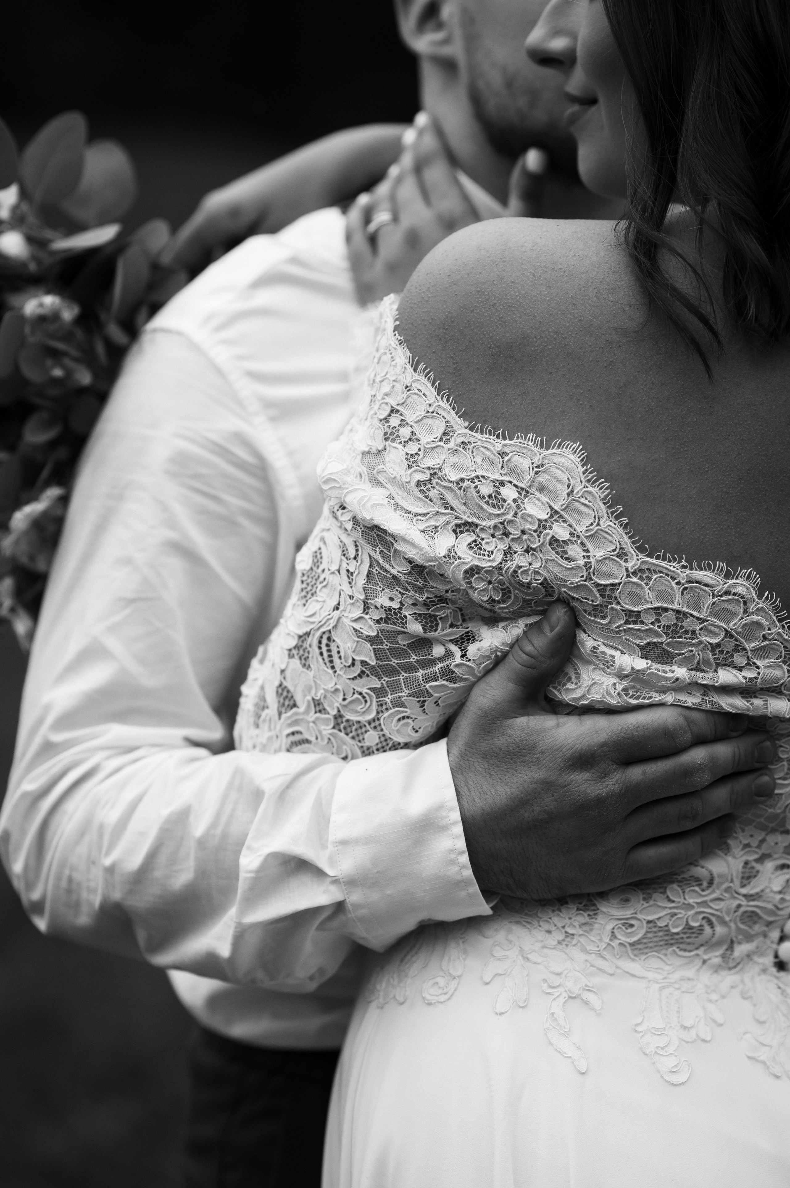 Hochzeitsfotoshooting in den Bergen | Natürliche & Romantische Hochzeitsbilder