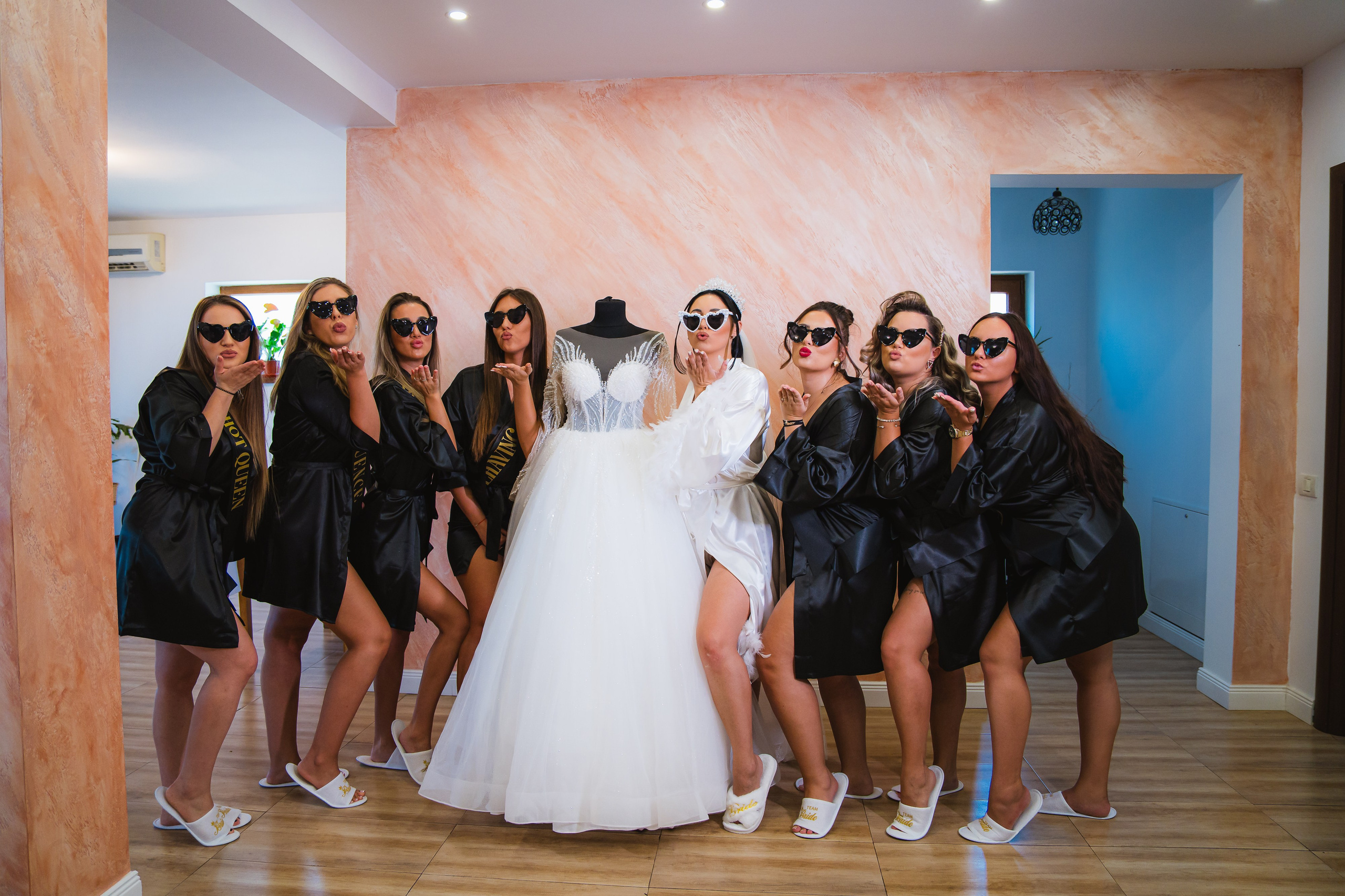 Bella & Adi. Foto Studio — Fotograf de evenimente, nunti, botezuri, portrete