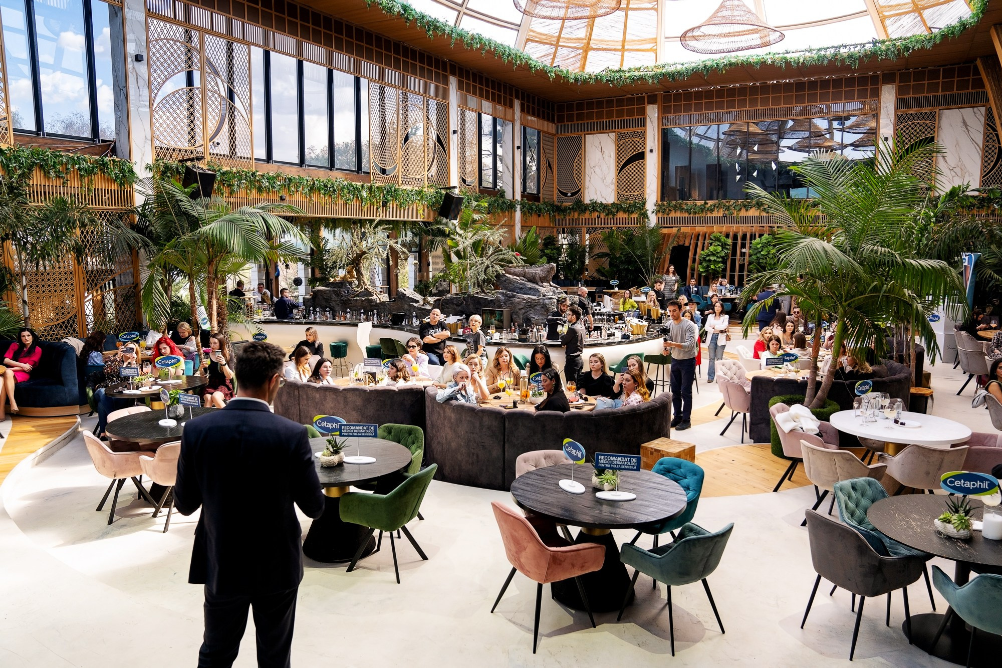 Fotografie Corporate Specializat in Lansări Produs si Serviciu. Fotograf Corporate Business