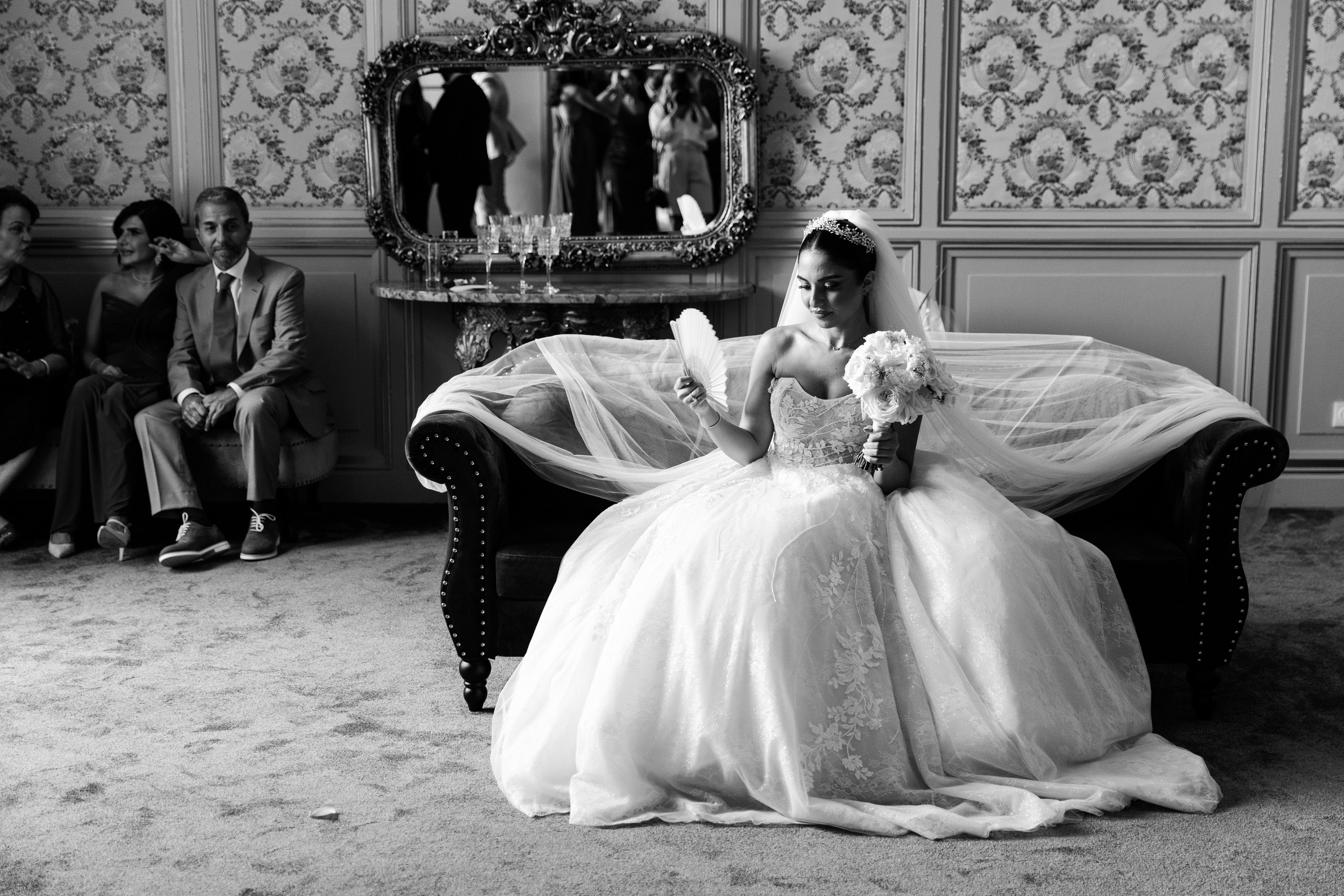 Chloe & Romeo. Photographer in Paris