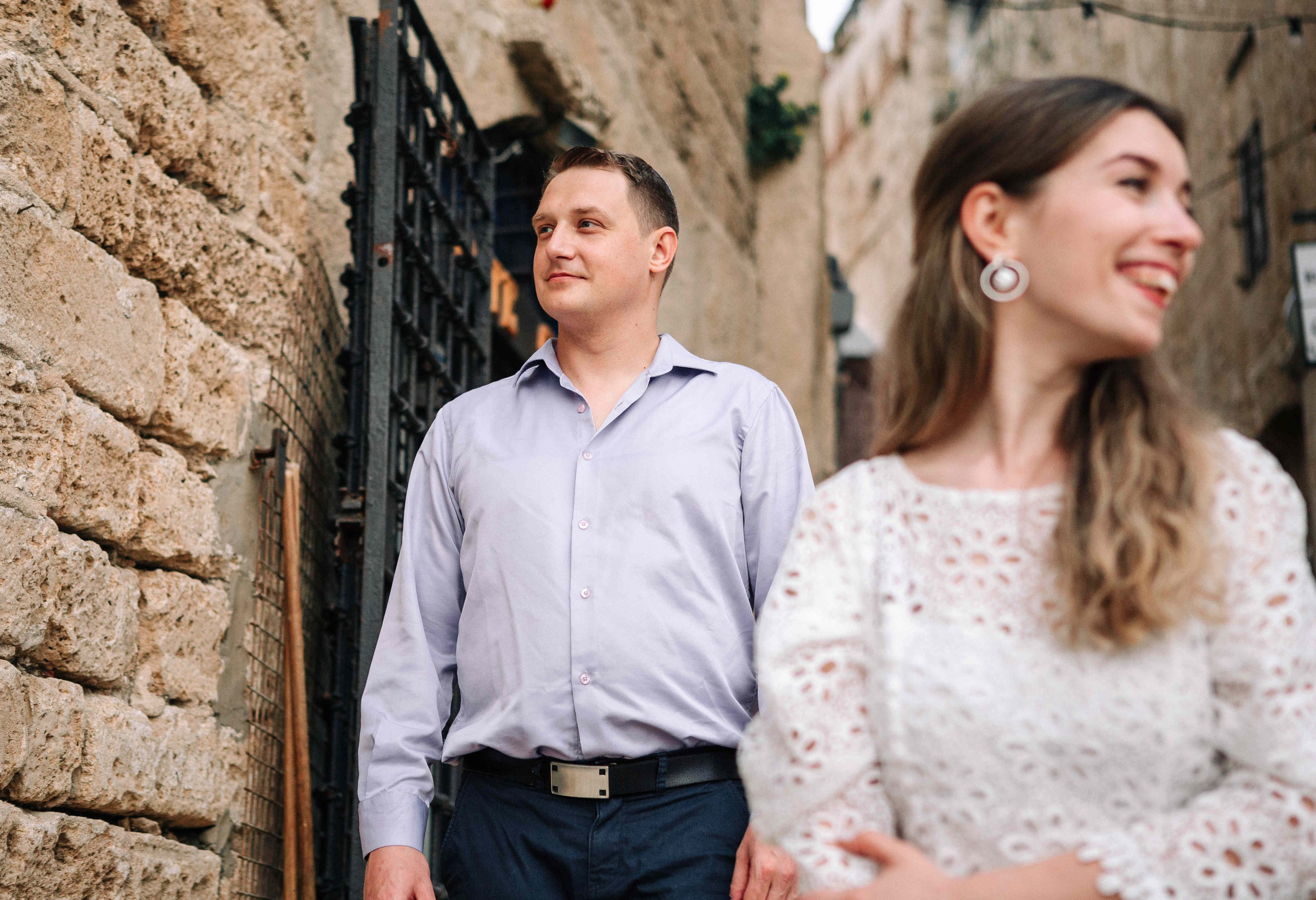 LOVERS IN JAFFO. PHOTOGRAPHER IN ISRAEL