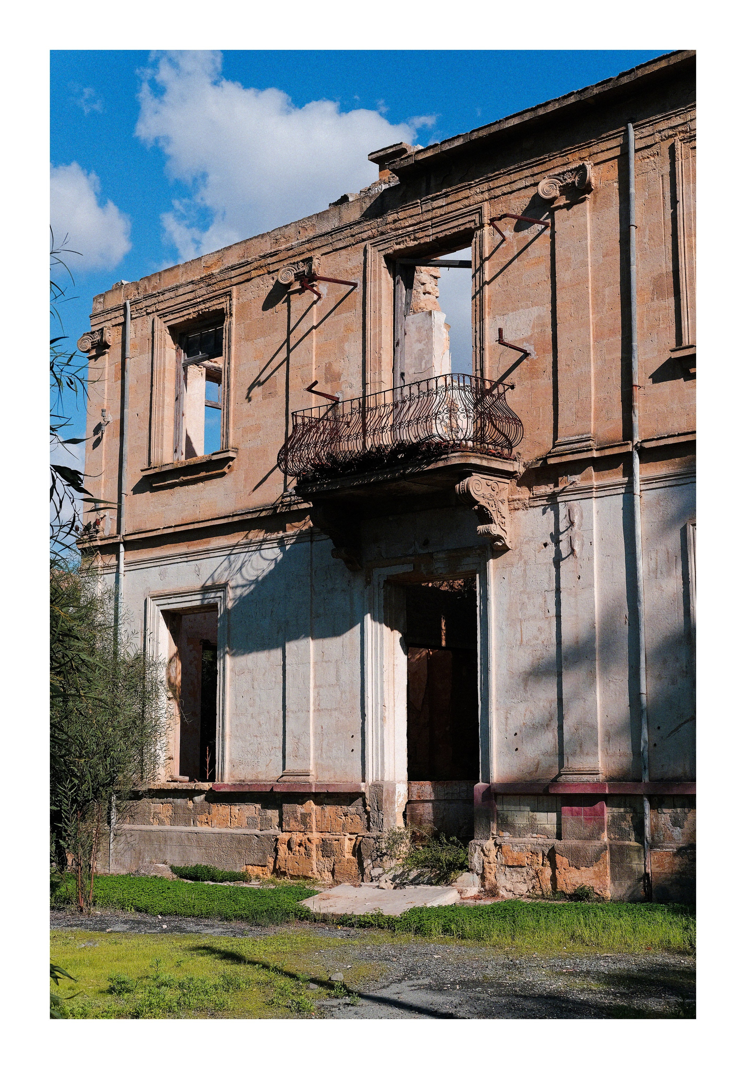 Nicosia Streets — Capturing Cyprus Through My Lens. 中国街头摄影 | The Streets of China Through My Eyes | 深圳