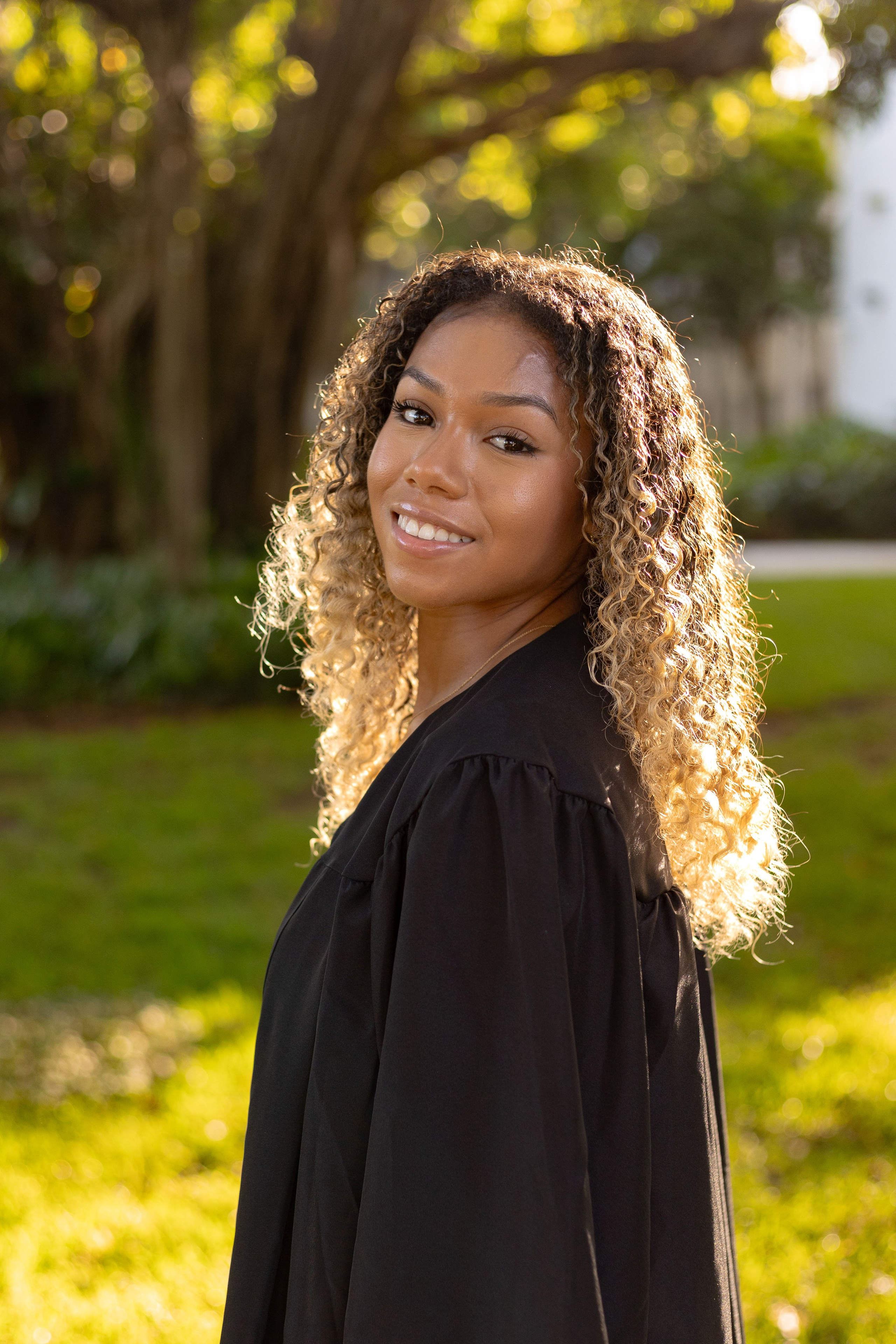 10 Spots For Graduation Photos At University of Miami. Portrait and graduation photographer Marina Simanava