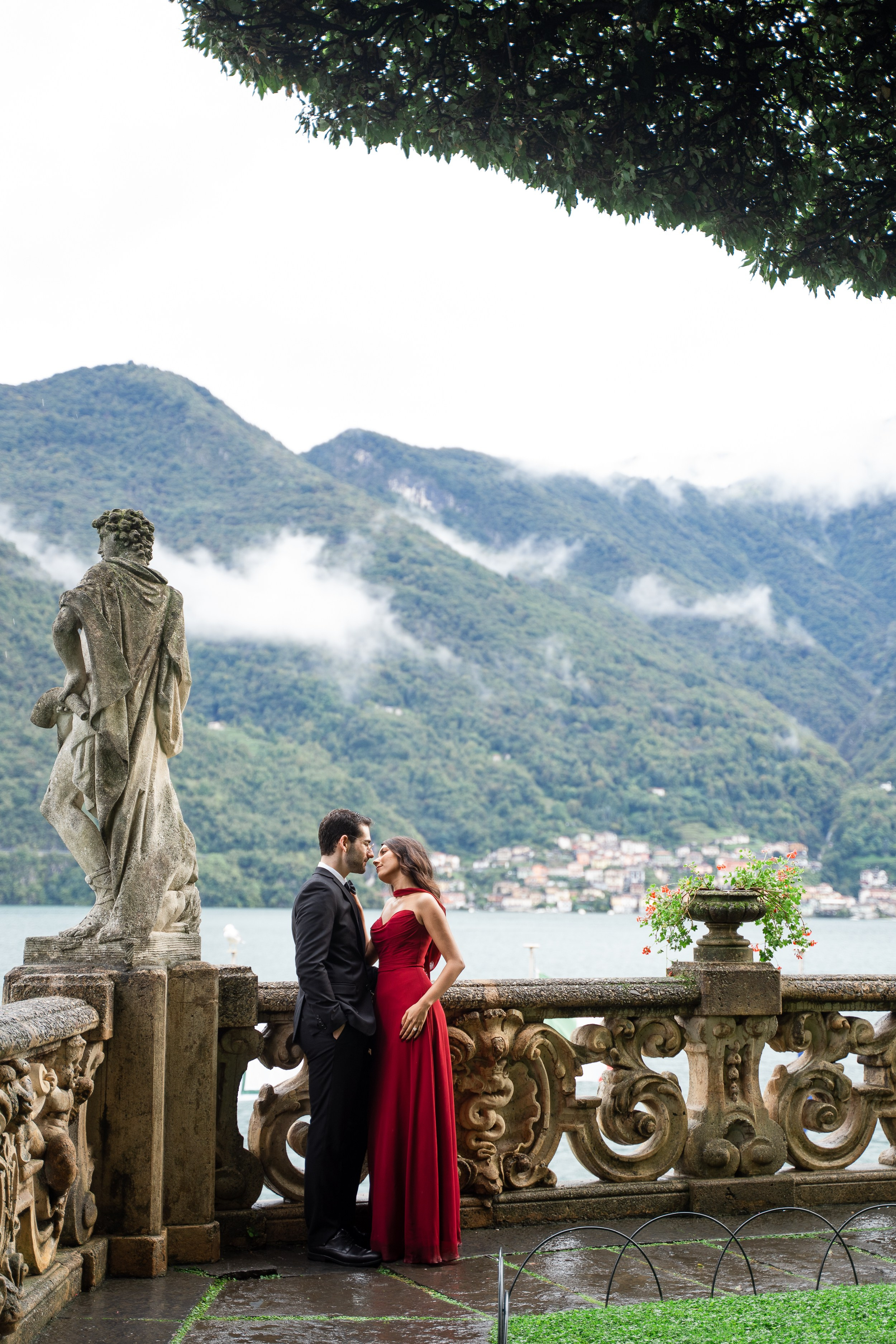 Wedding and couple photographer in Lake Como
