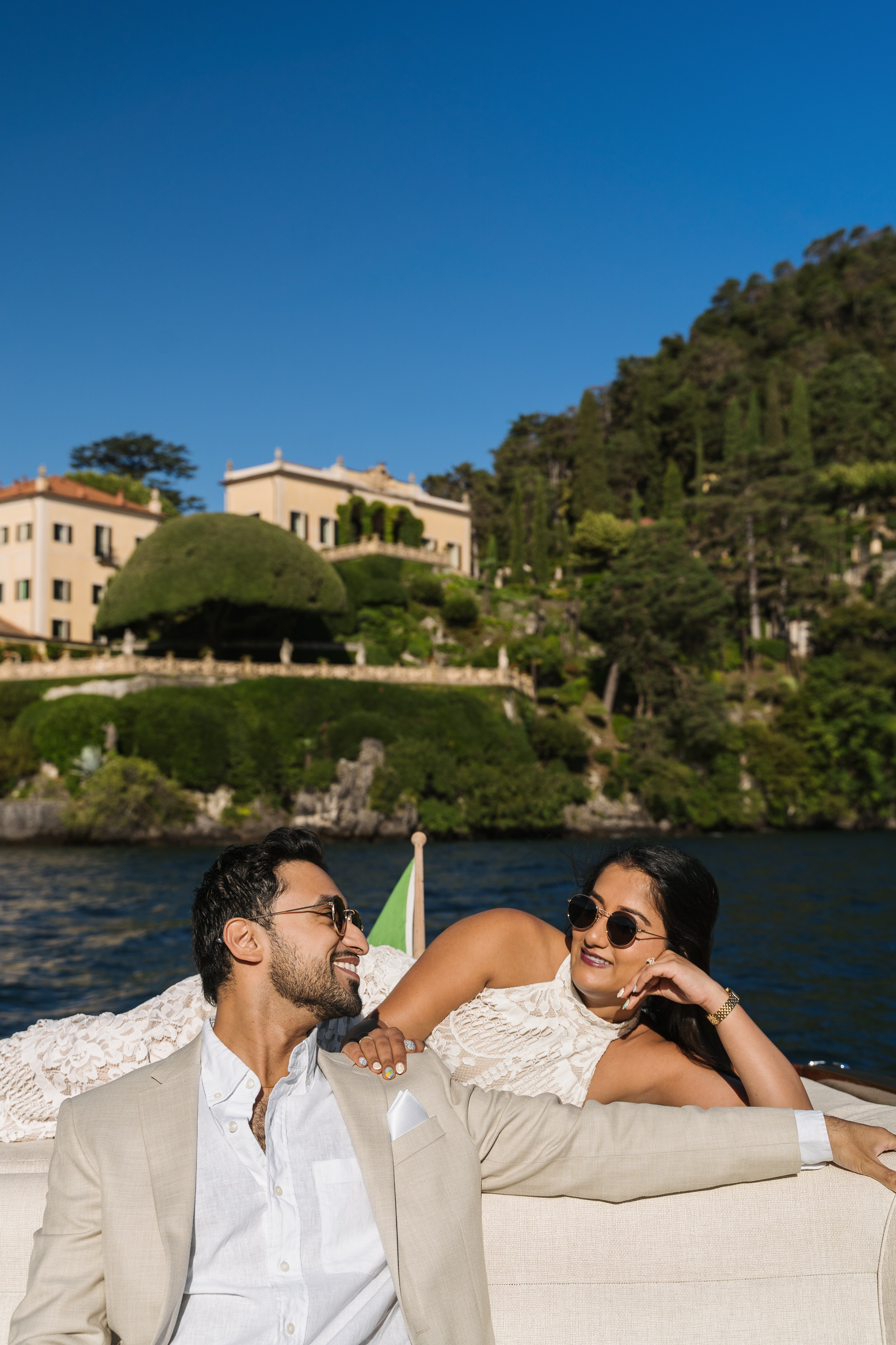 Boat Tour Anniversary in Lake Como. Proposal Photographer in Lake Como