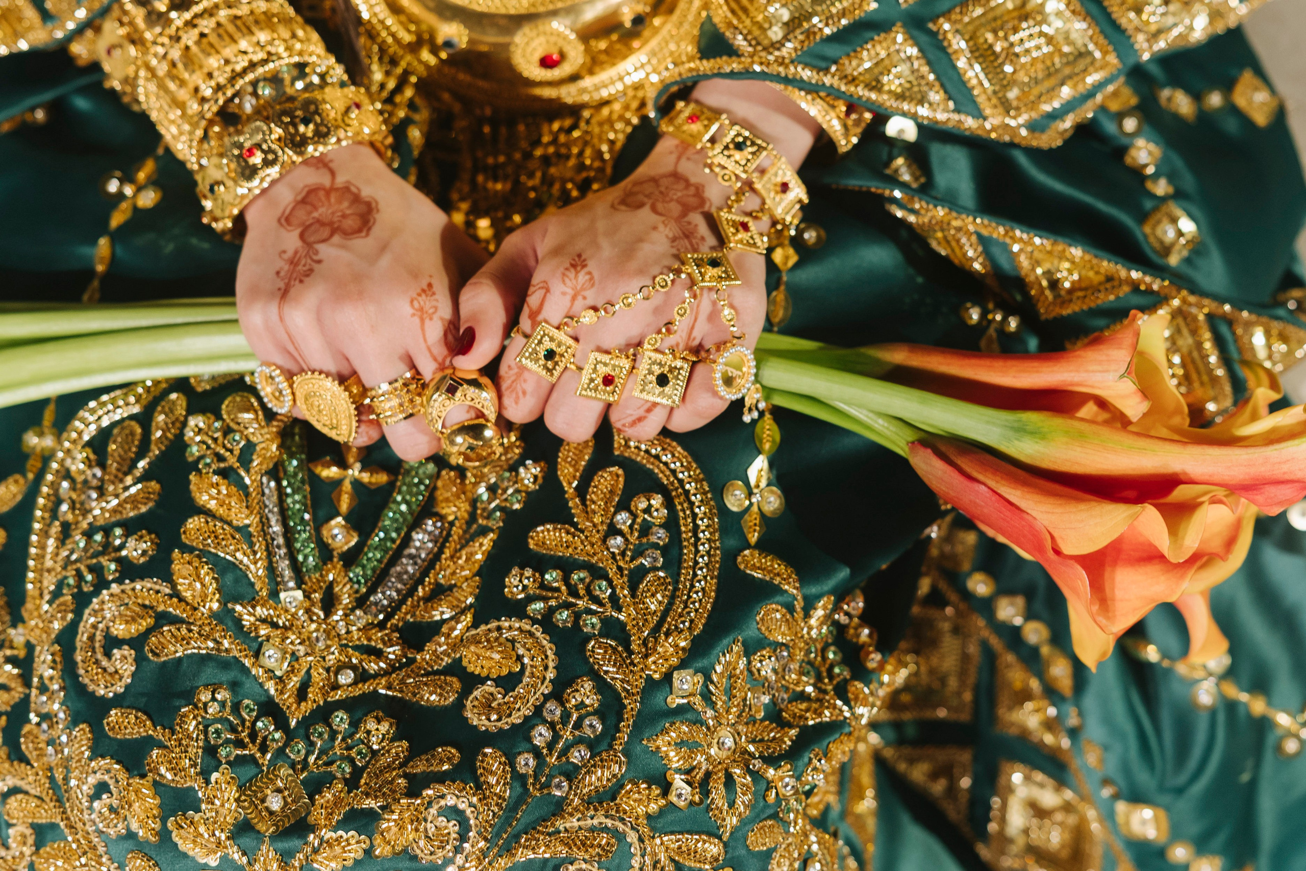 Meera Henna. Wedding, Maternity & Family Photographer in Dubai, UAE & Worldwide