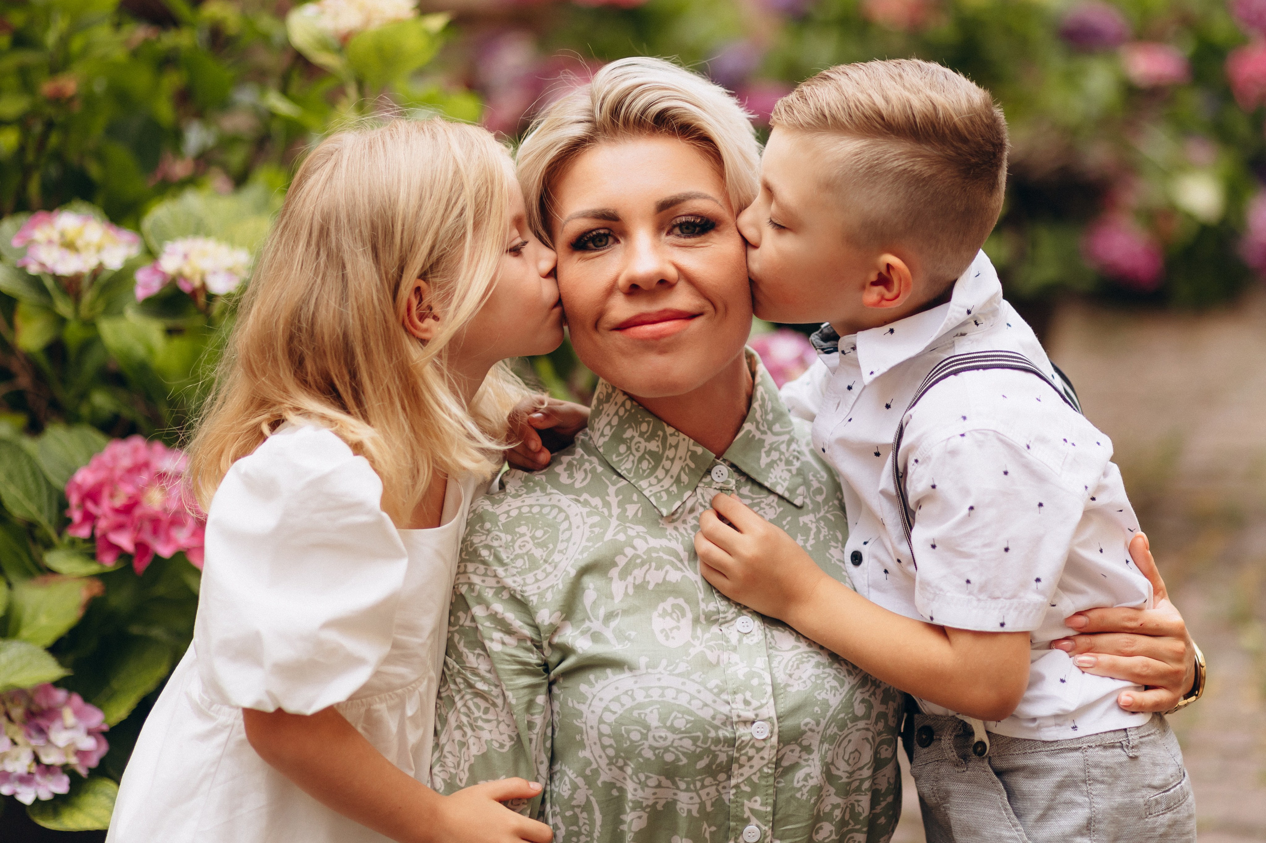 Pretty Family. Wedding and Family Photograph